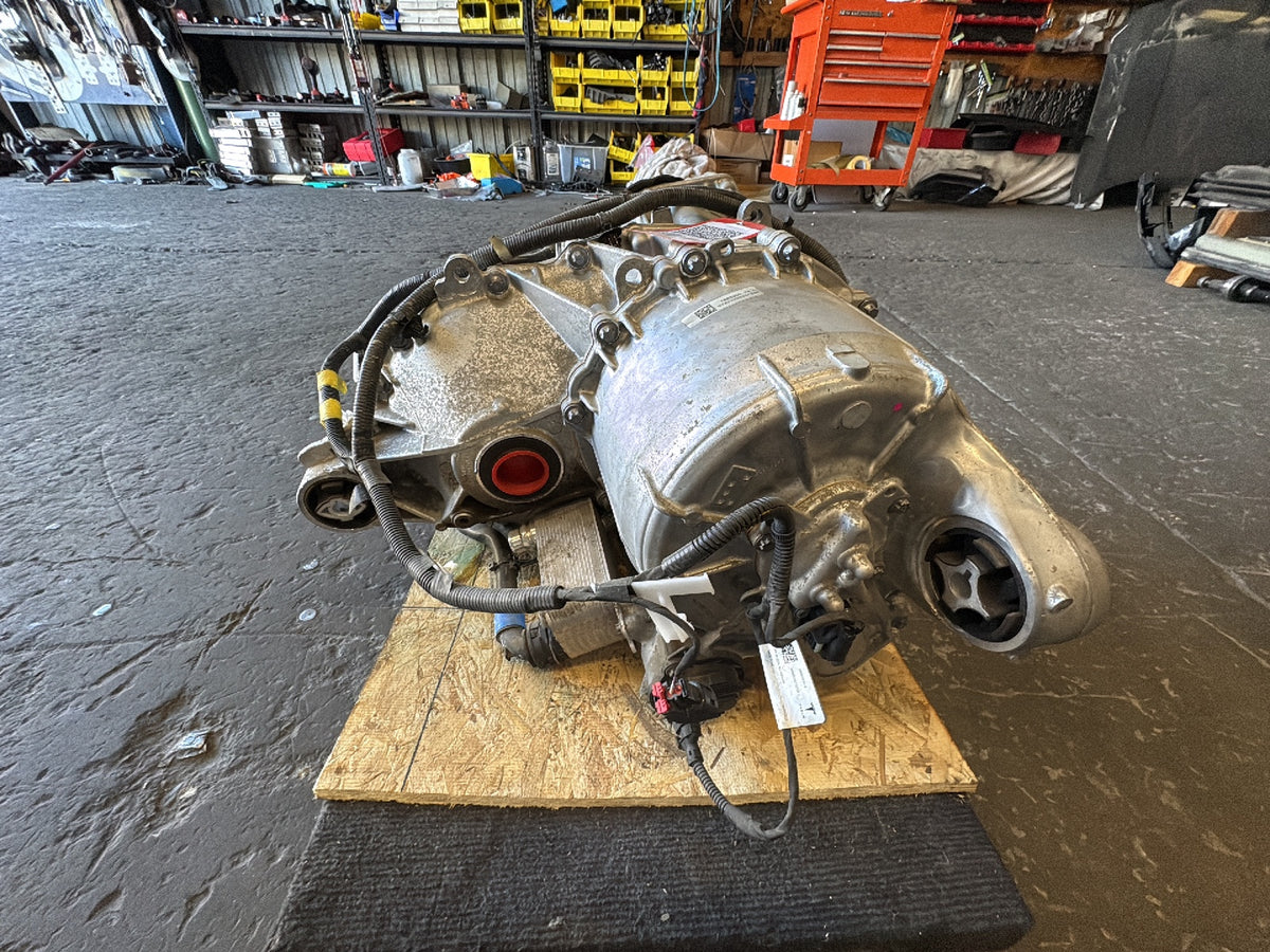 2023 Tesla Model Y Rear Drive Unit 1665000-TX-L