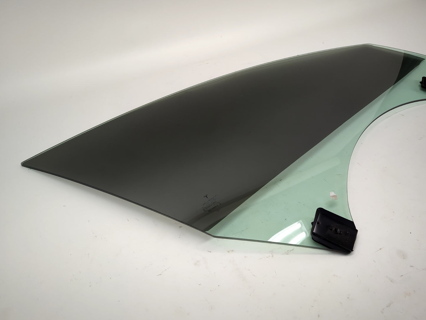 2021-2023 Tesla Model 3 Front Right Door Glass Laminated 1568569-00-C