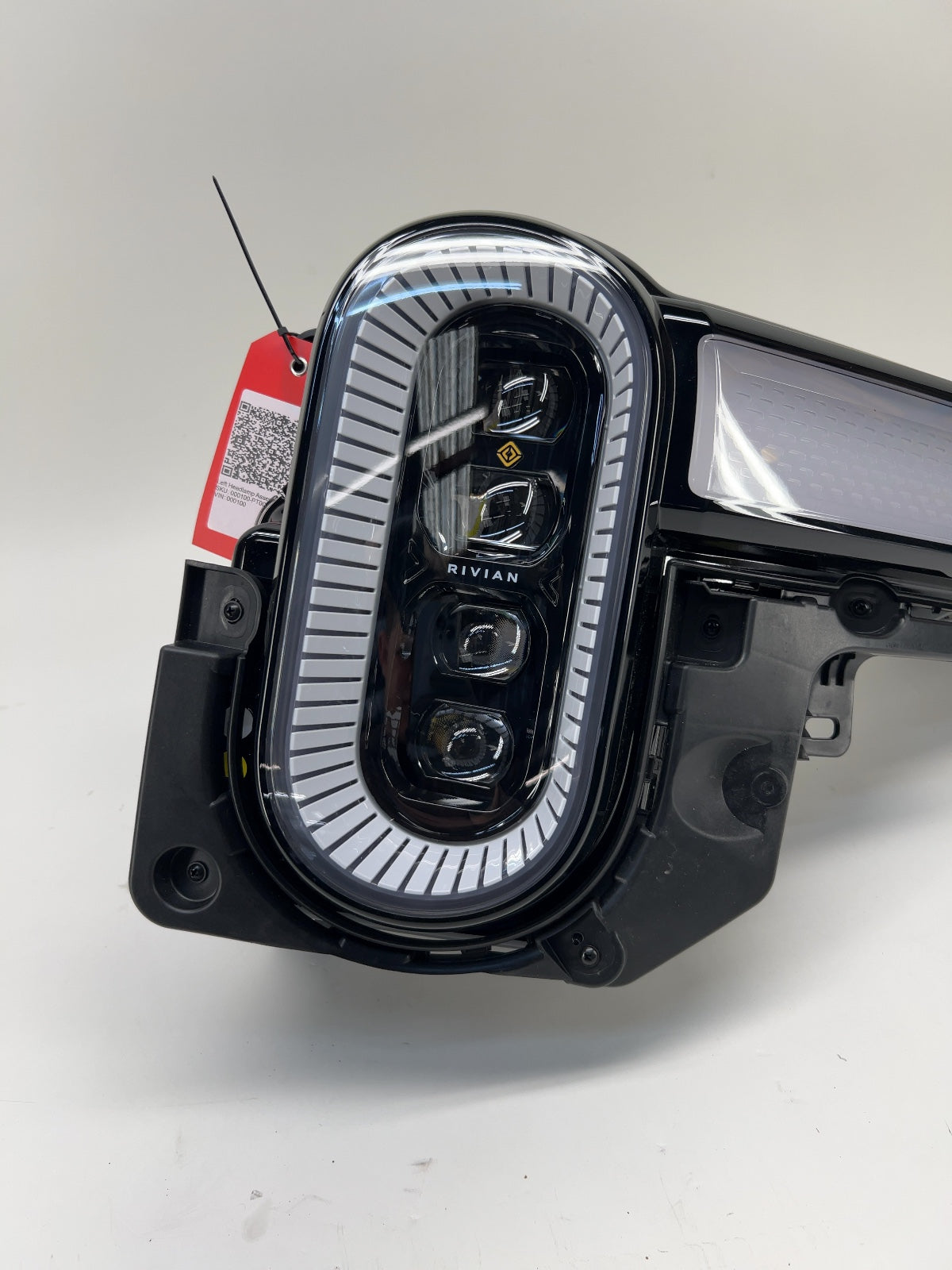 2024 Rivian R1T Left Headlamp Assembly PT00000465-R