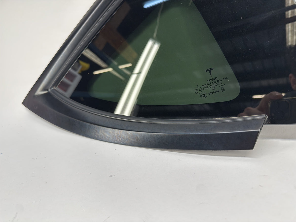 2021-2023 Tesla Model Y Right Quarter Glass 1495741-00-E