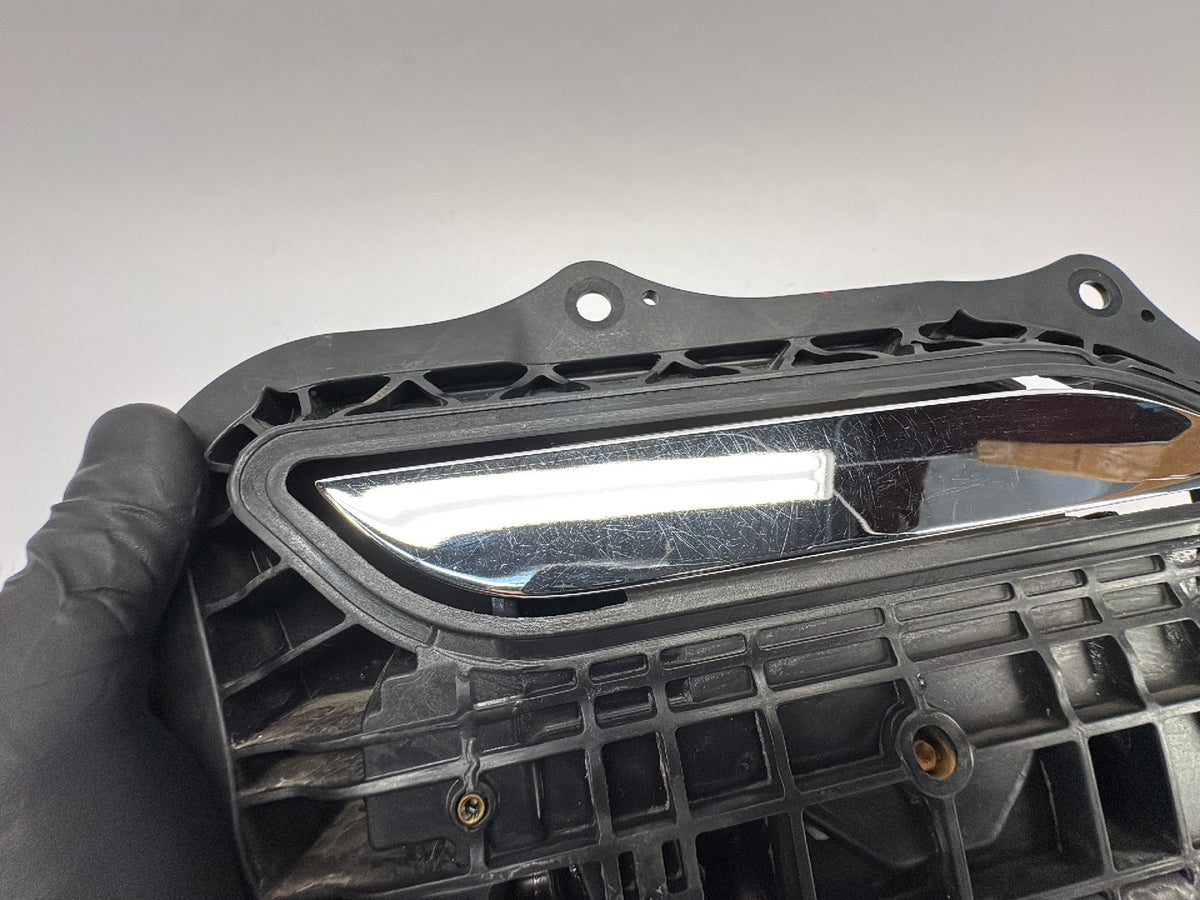 2013 Tesla Model S Front Right Exterior Door Handle 1007372-00-H
