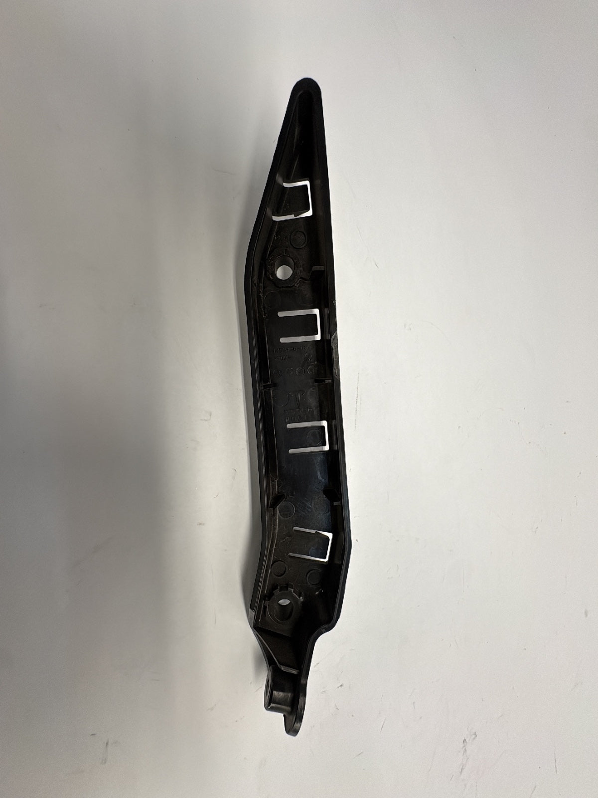 2021 Tesla Model Y Front Left Fender Bracket 1493770-00-B