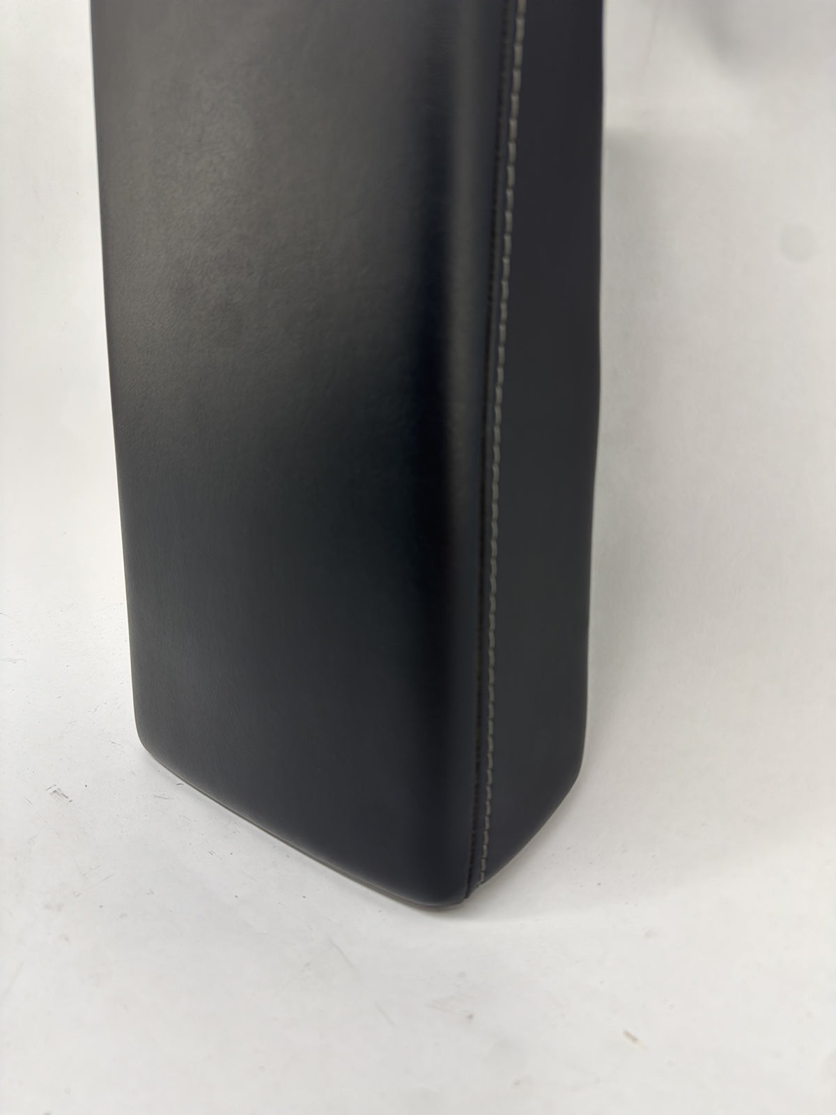 2021 Tesla Model Y Console Armrest 1582886-00-A