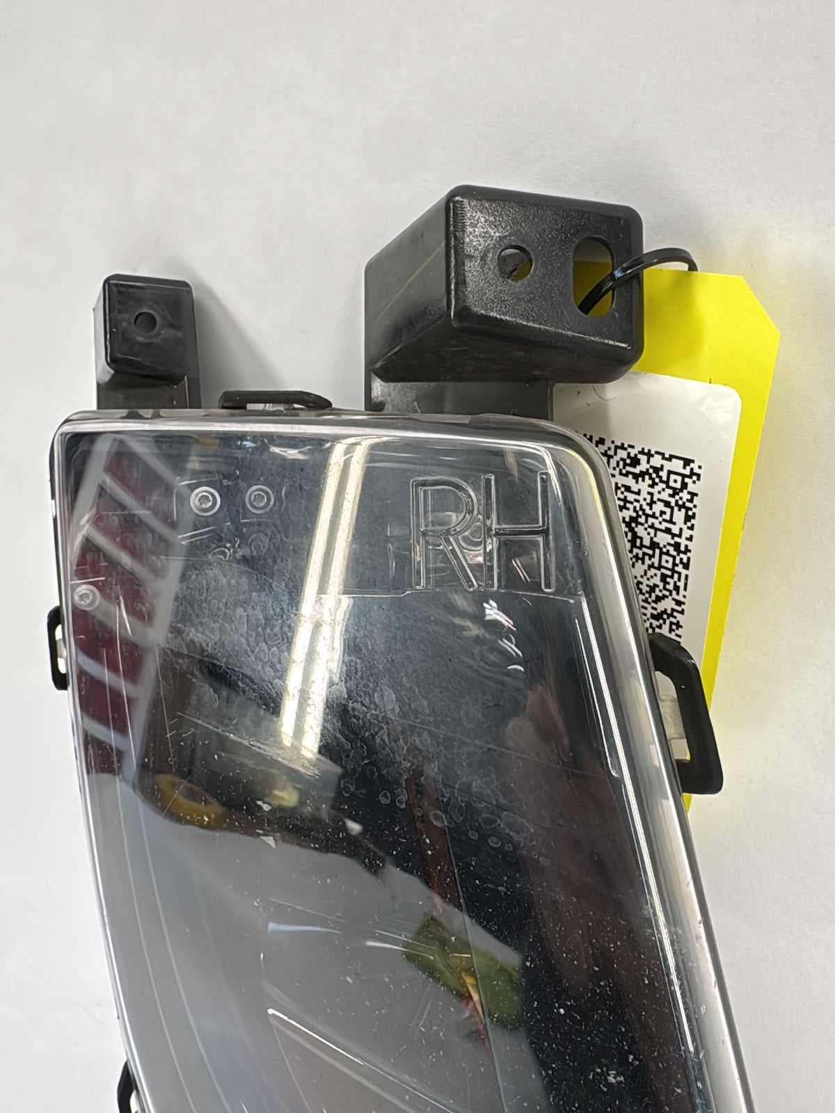 2013-2015 Tesla Model S Right Fog Lamp 6005914-00-F