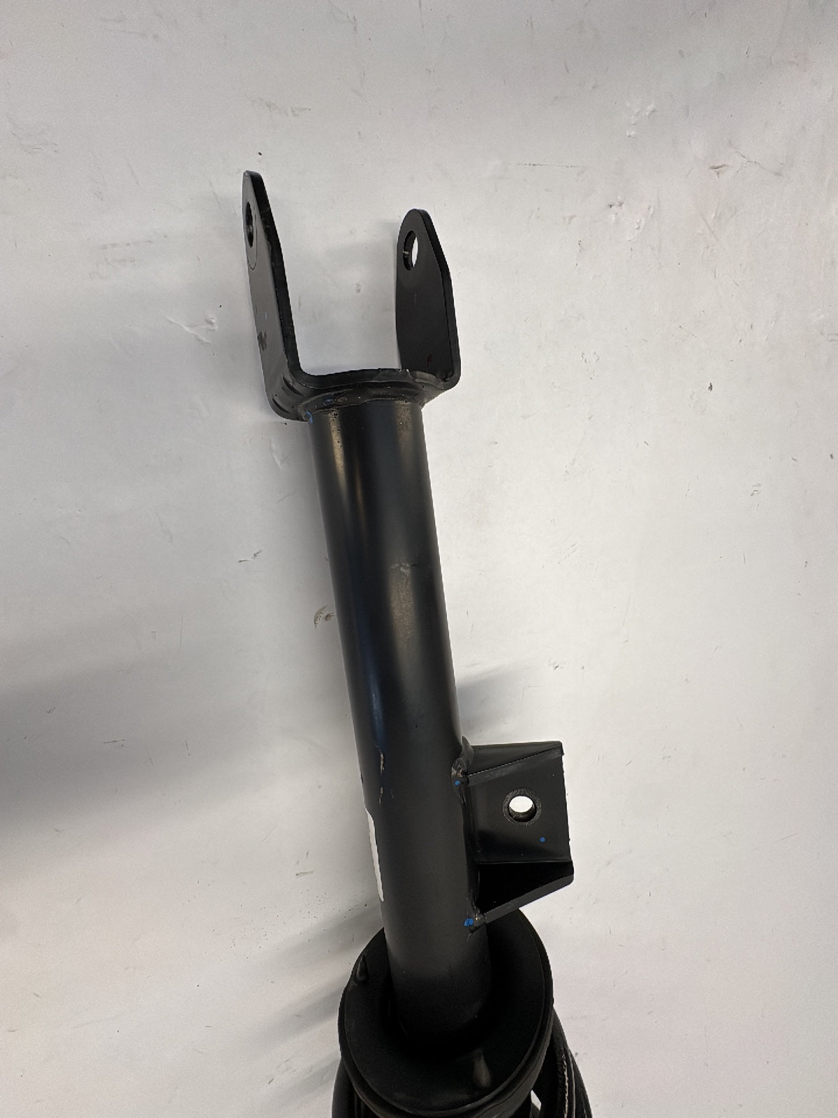 2021 Tesla Model Y Front Right Strut Absorber 1188369-00-B