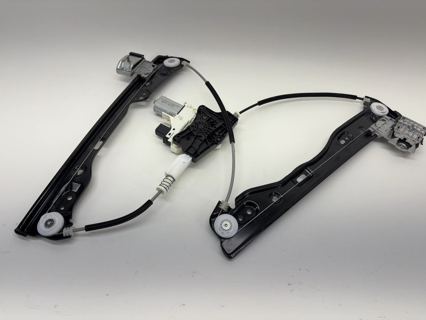 2024-2025 Tesla Model Y Front Left Door Window Regulator 1526800-00-G