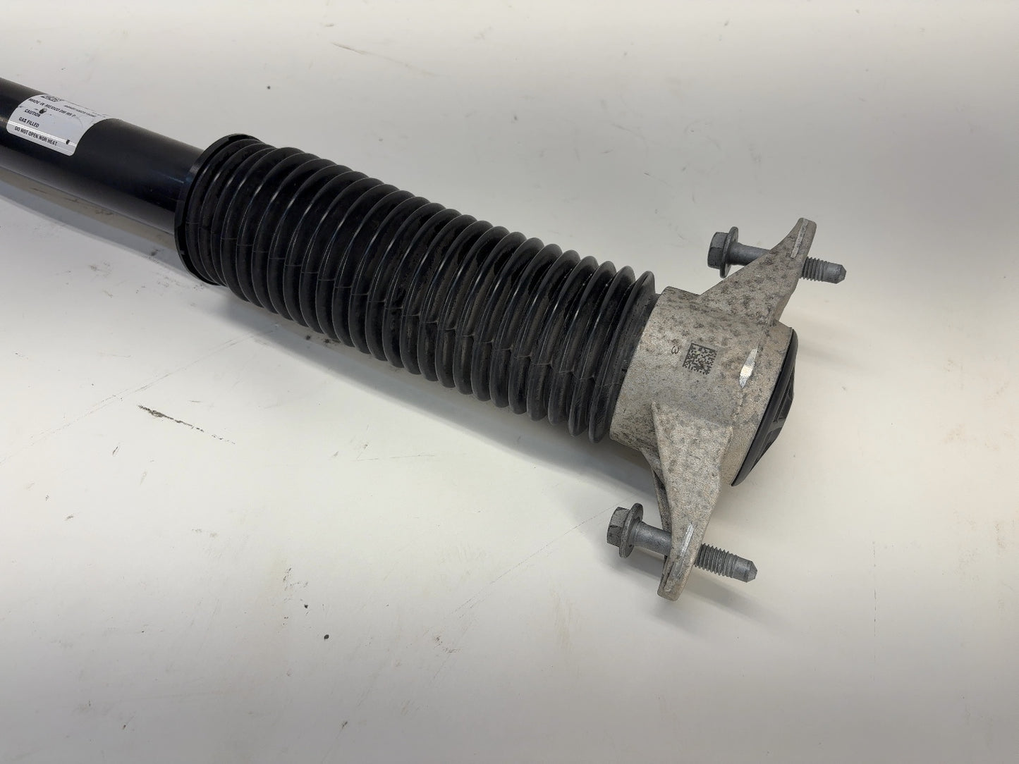 2022 Tesla Model Y Rear Strut Absorber 1188465-00-E