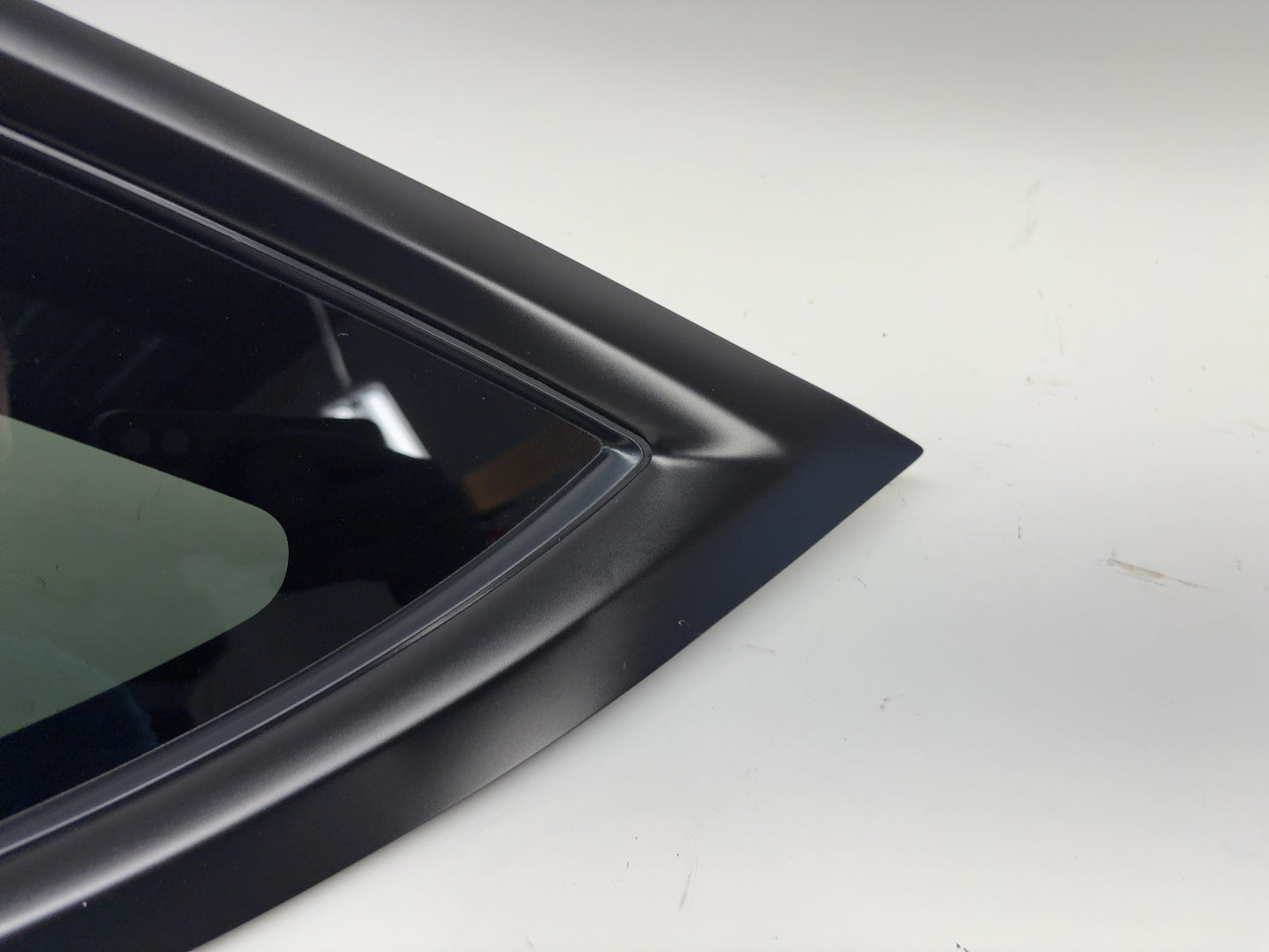 2023 Tesla Model Y Left Quarter Glass 1673553-00-B