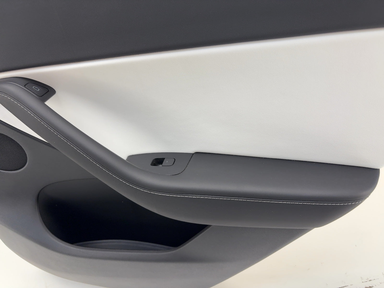 2022 Tesla Model Y Rear Right Door Panel White 1497297-92-C