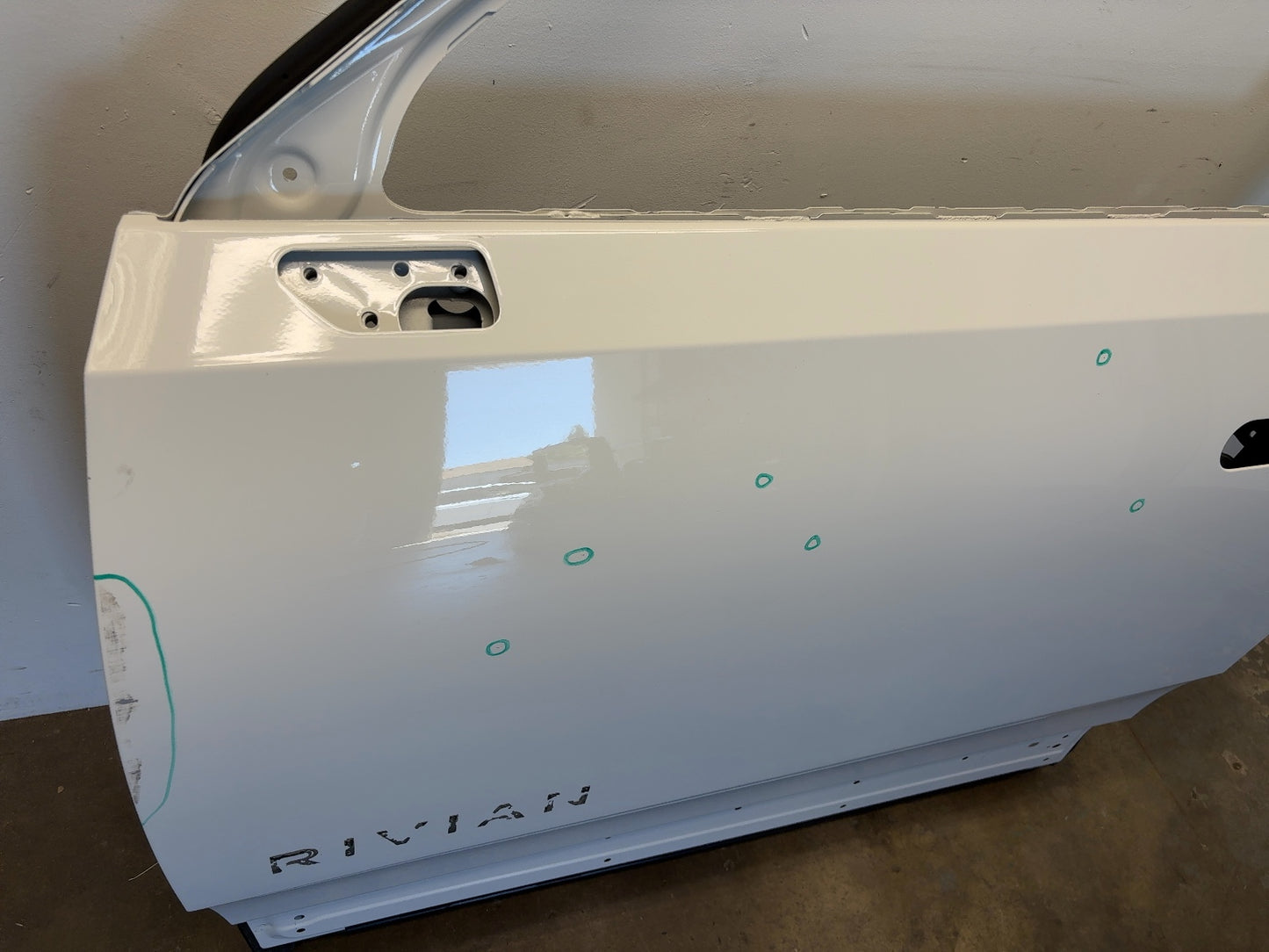 2023 Rivian R1T Front Left Door Shell PT01300731-D
