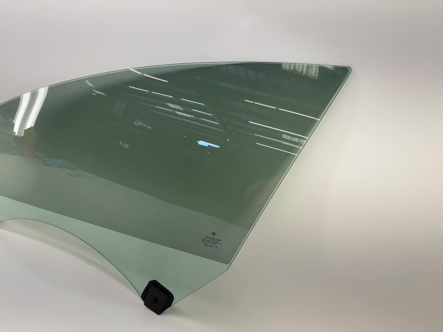2021-2024 Tesla Model 3 Front Left Door Glass Laminated 1568570-00-C