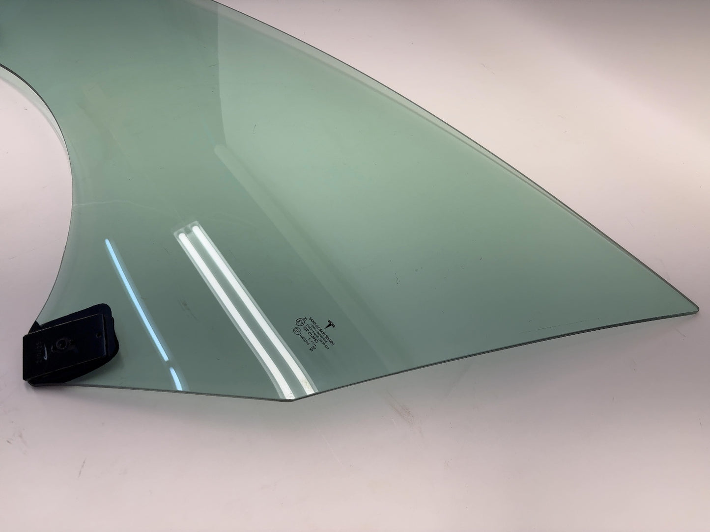 2021-2024 Tesla Model 3 Front Left Door Glass Laminated 1568570-00-C