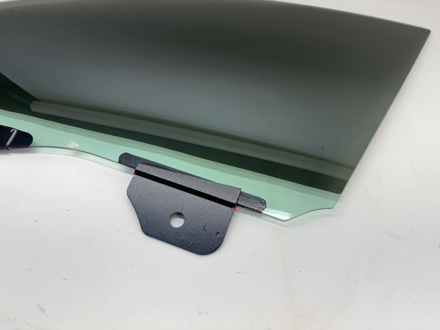 2022-2023 Tesla Model Y Front Left Door Glass Laminated 1582616-00-B
