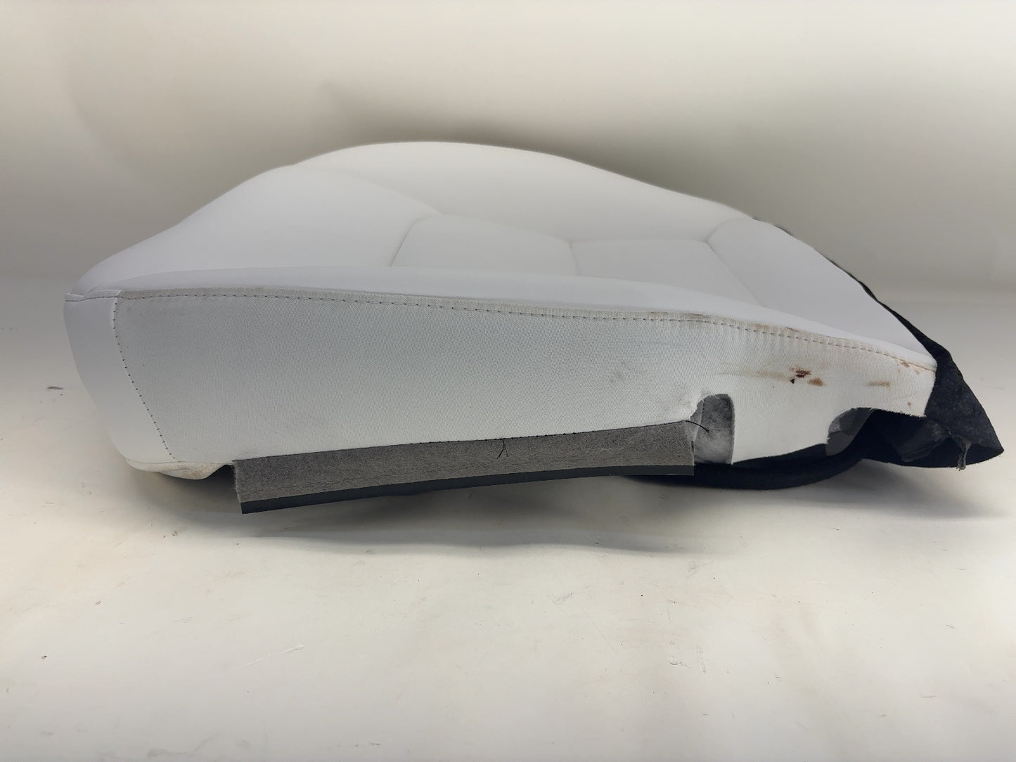2022 Tesla Model Y Front Right Seat Lower Cushion White 1920674-02-A