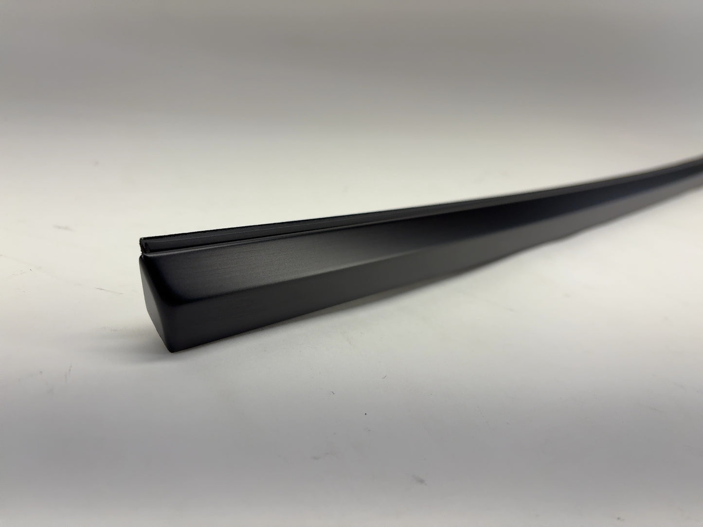 2024 Tesla Model 3 Highland Front Right Door Belt Molding 1873572-99-A