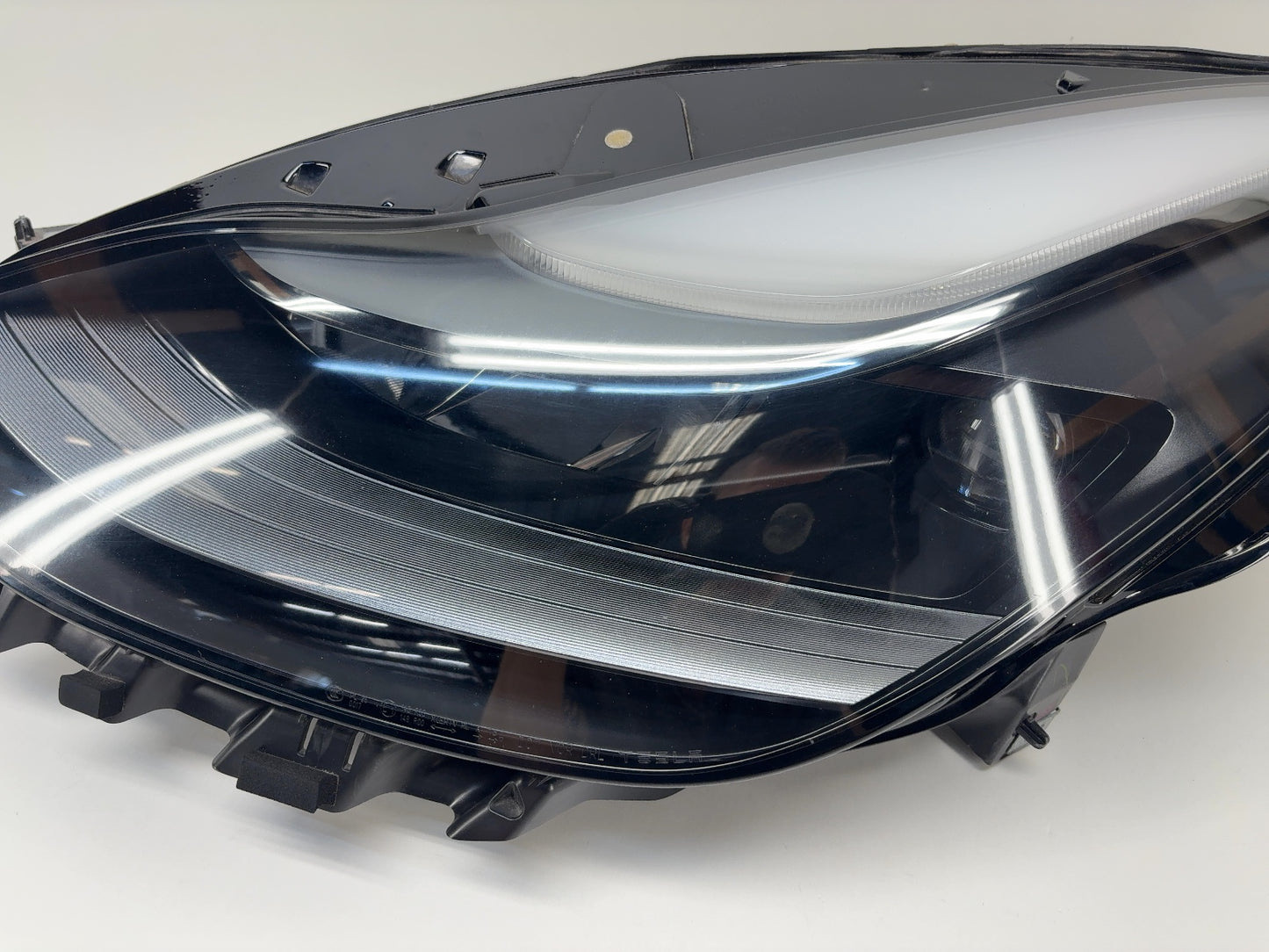 2023 Tesla Model 3 Global Headlamp Left 1514952-00-D