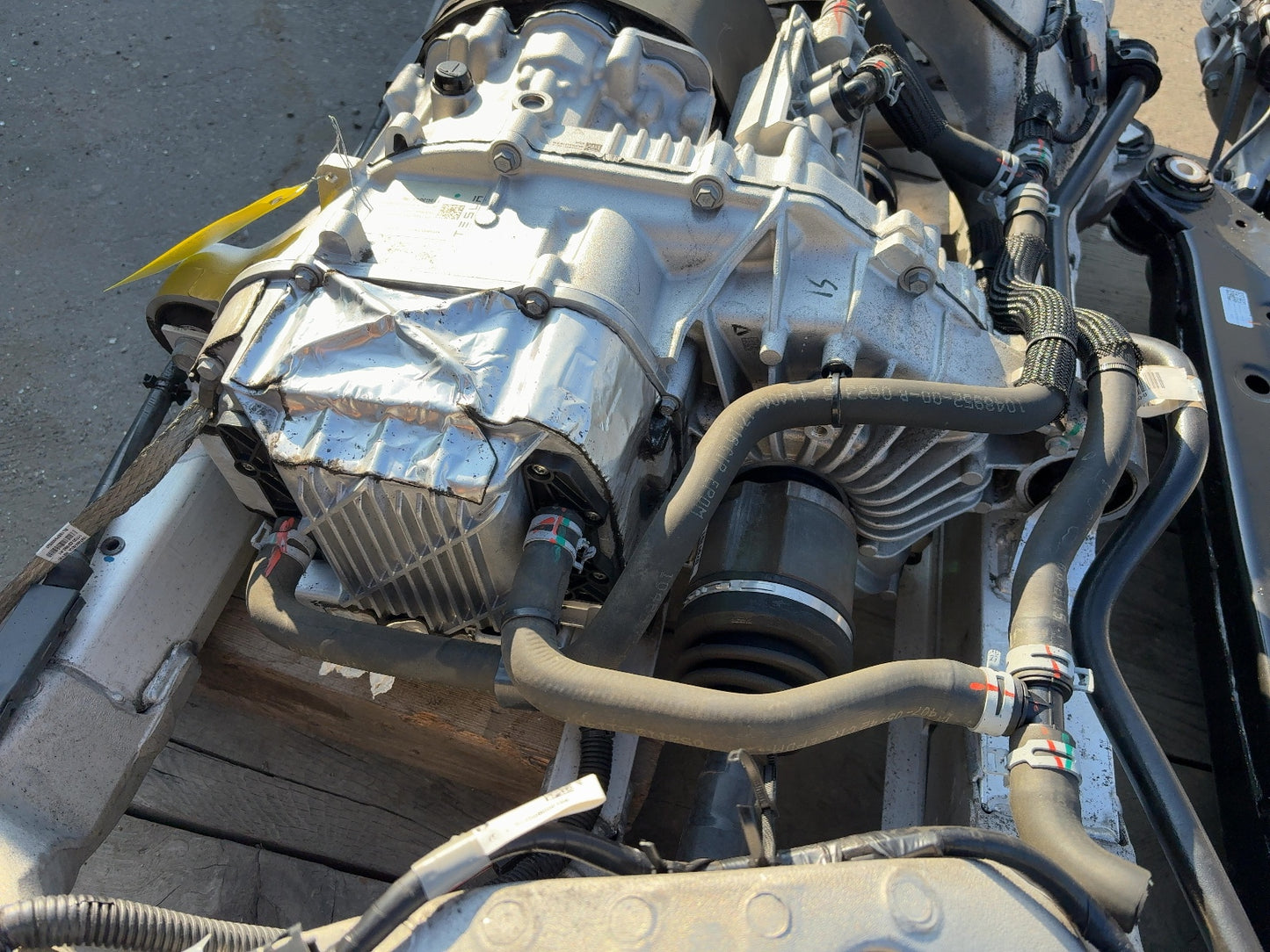 2015 Tesla Model S Rear Drive Unit Small 1037000-00-F