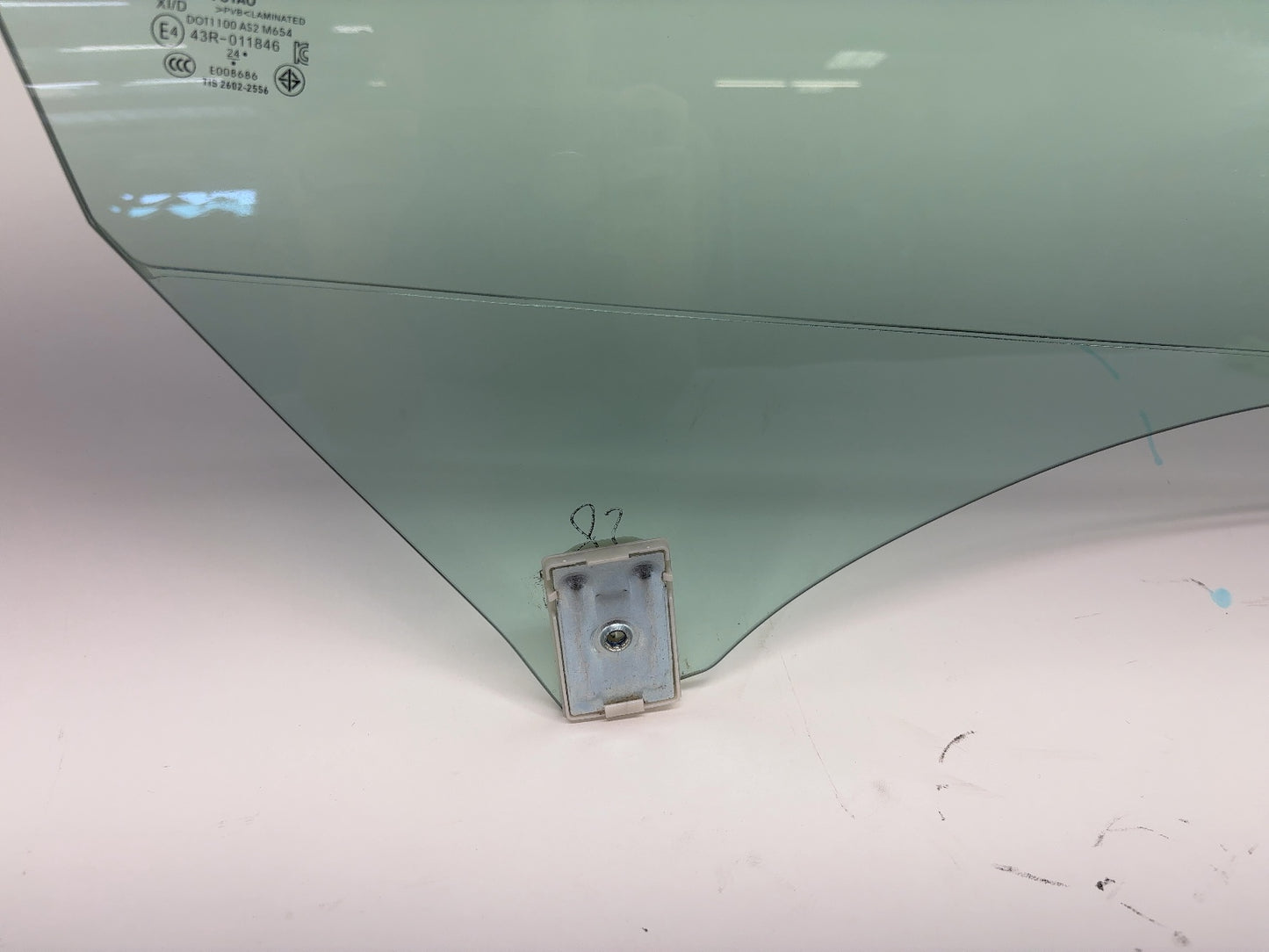 2024-2025 Tesla Model 3 Highland Front Right Door Glass Laminated 1773076-00-D