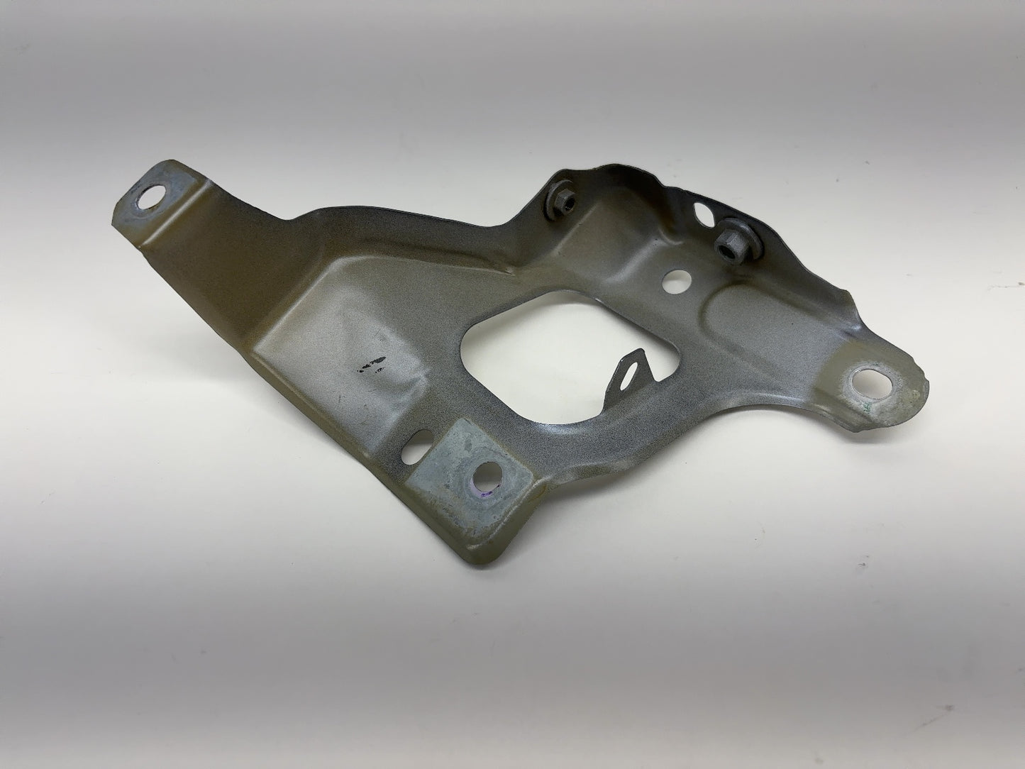 2023 Tesla Model 3 Front Right Fender Support Bracket 1086016-00-D