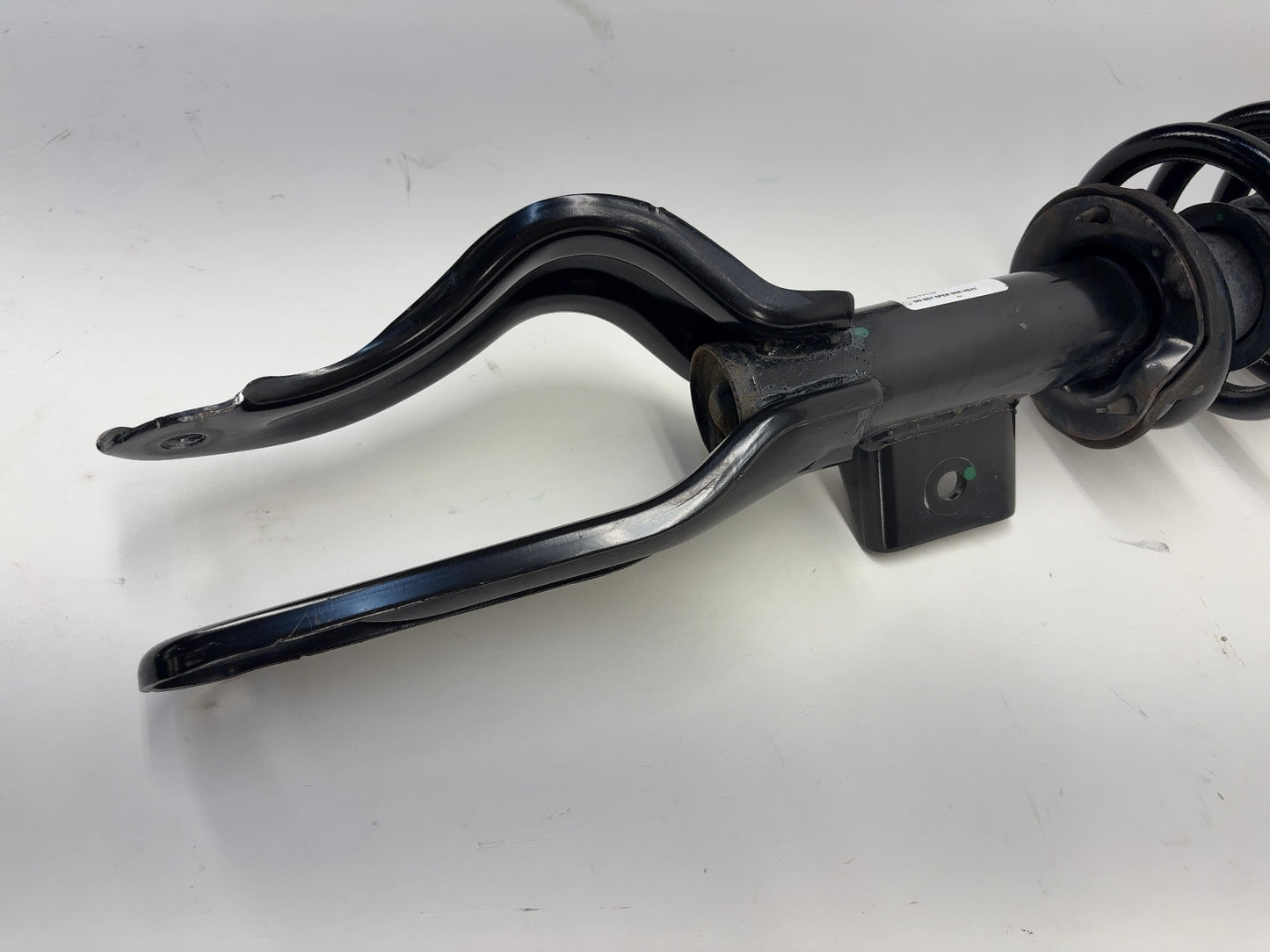 2023 Tesla Model Y Front Right Strut Absorber 2288367-00-A