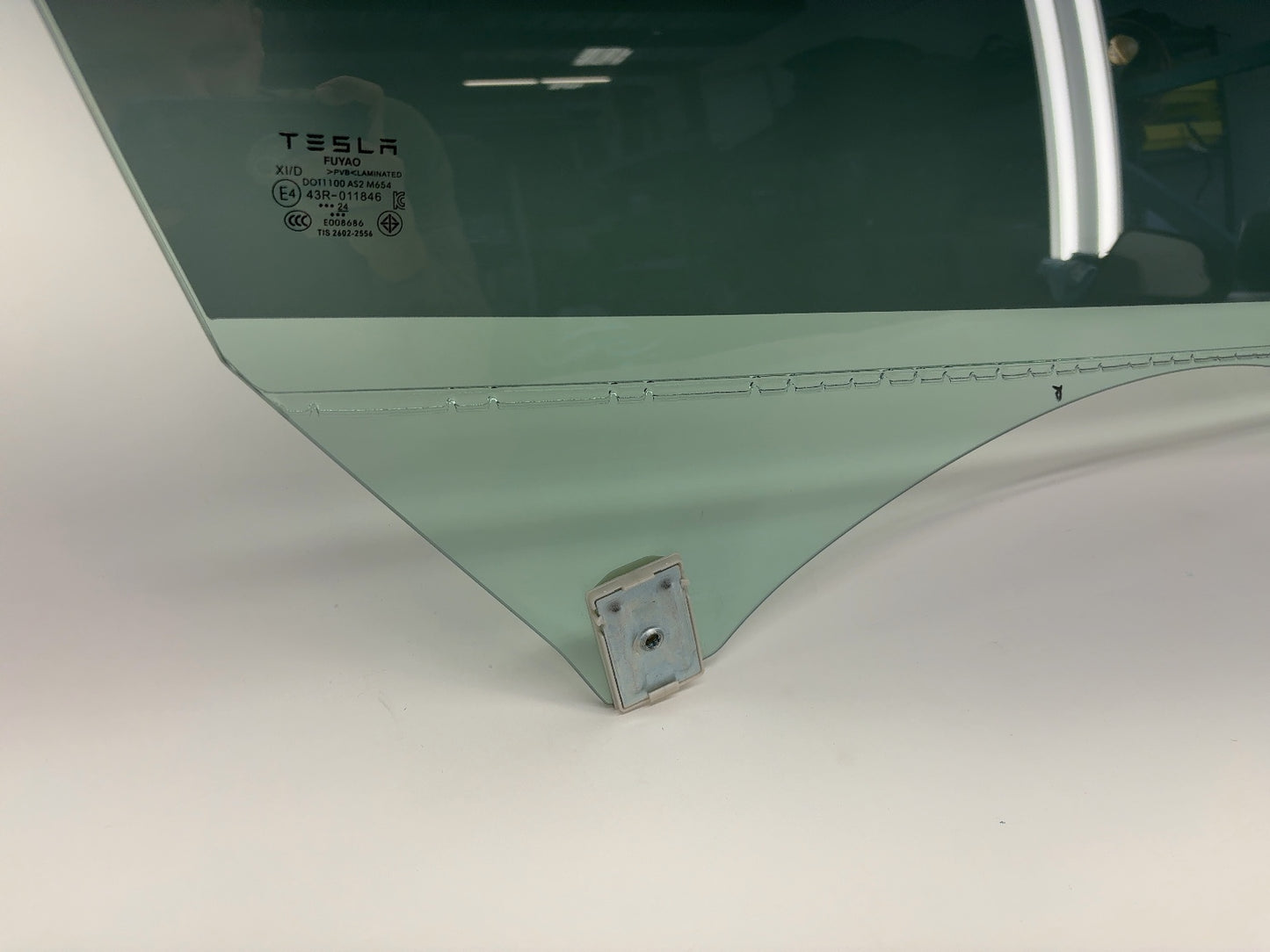 2024-2025 Tesla Model 3 Highland Front Right Door Glass Laminated 1773076-00-D