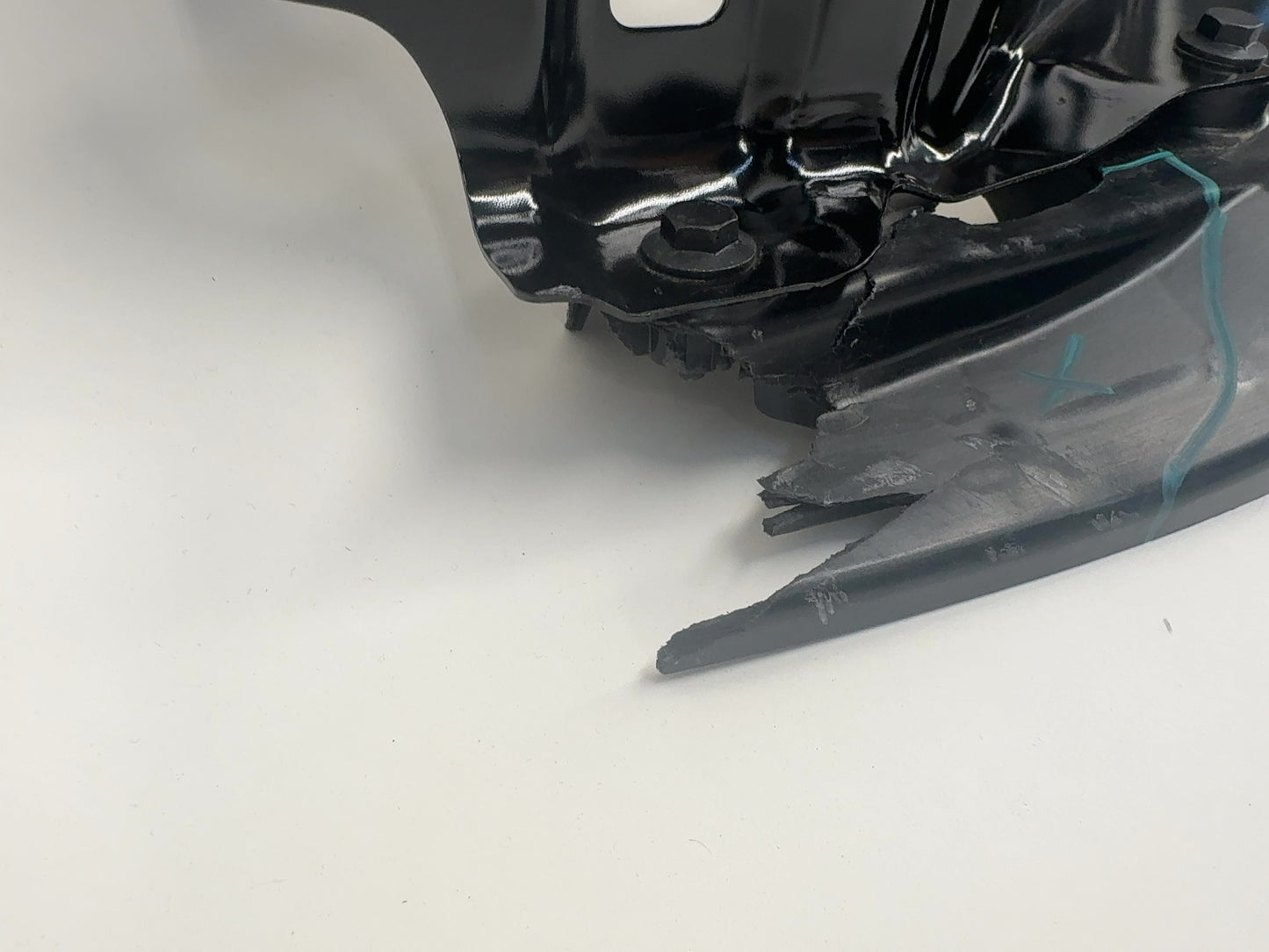 2025 Tesla Model 3 Highland Front Ankle Catcher Performance U 1772362-00-E