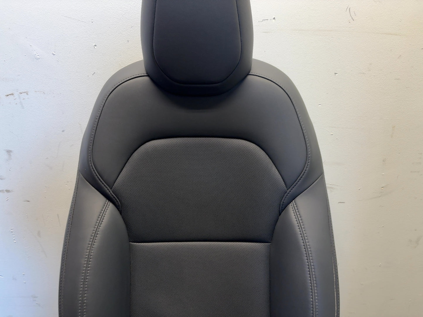 2025 Tesla Model 3 Highland Front Left Seat Assembly 7754322-01-C
