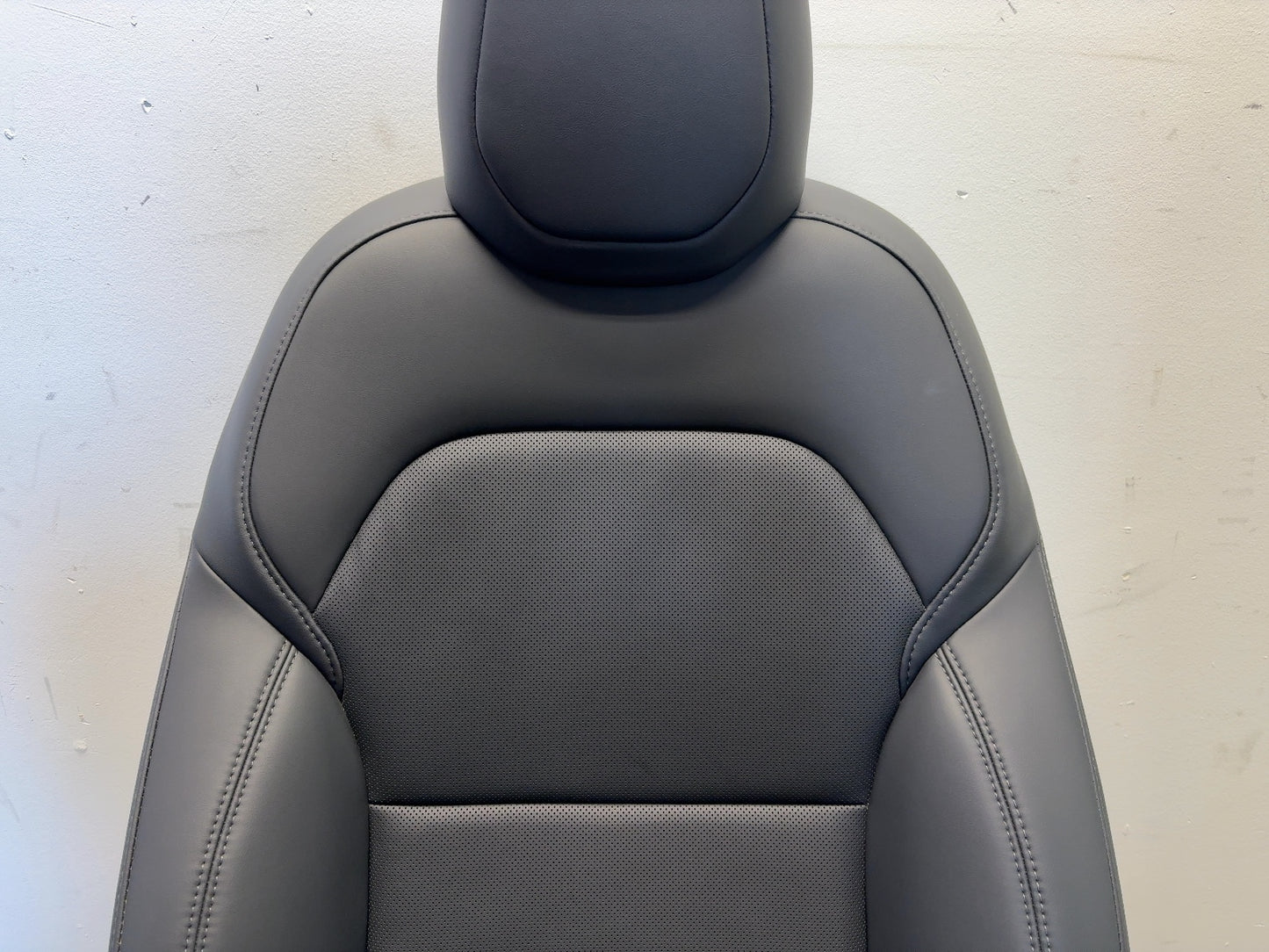 2025 Tesla Model 3 Highland Front First Row Seat Right Black 7754324-01-B