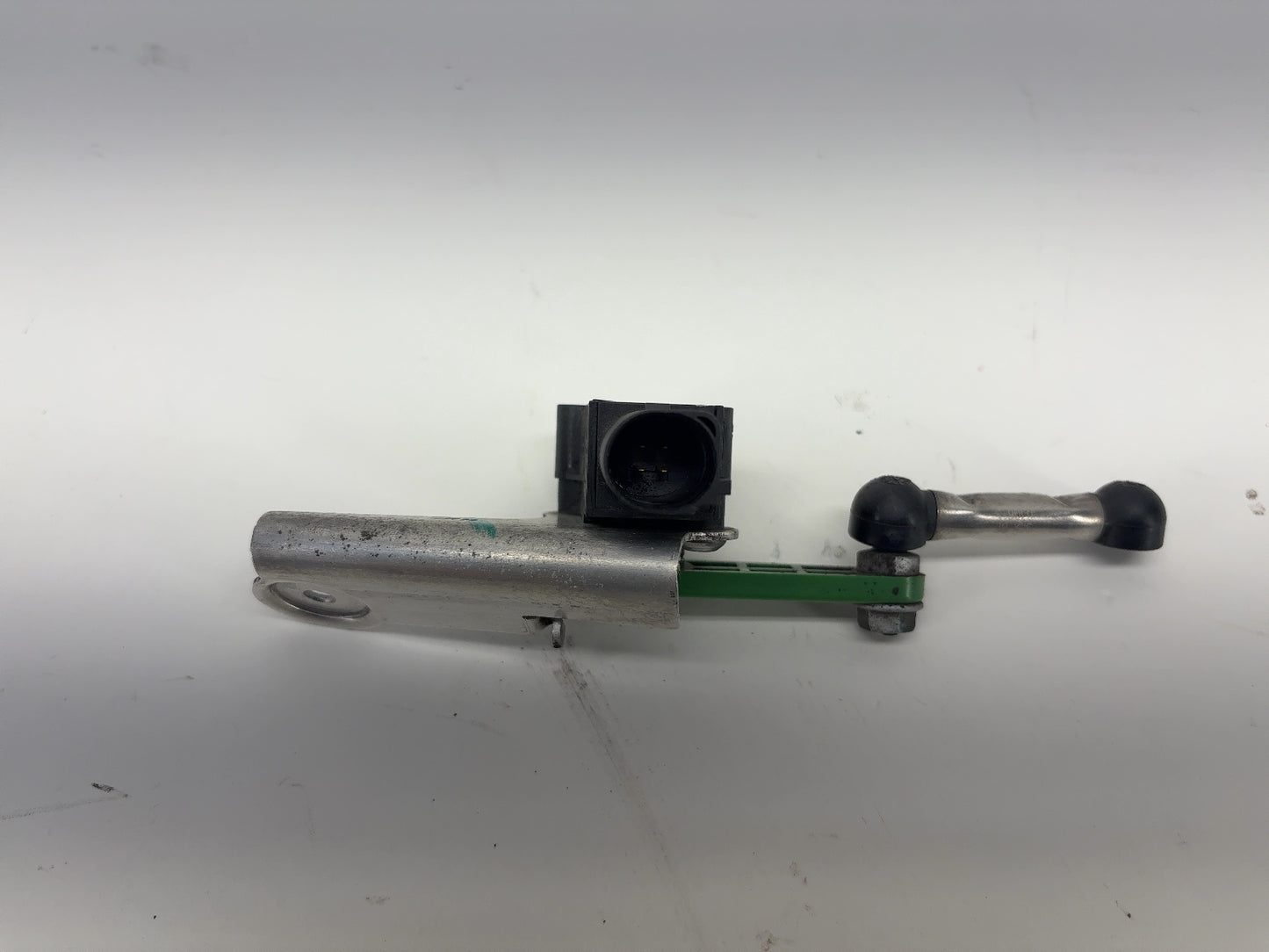 2015 Tesla Model S Air Suspension Sensor Rear Right 6006526-00-B