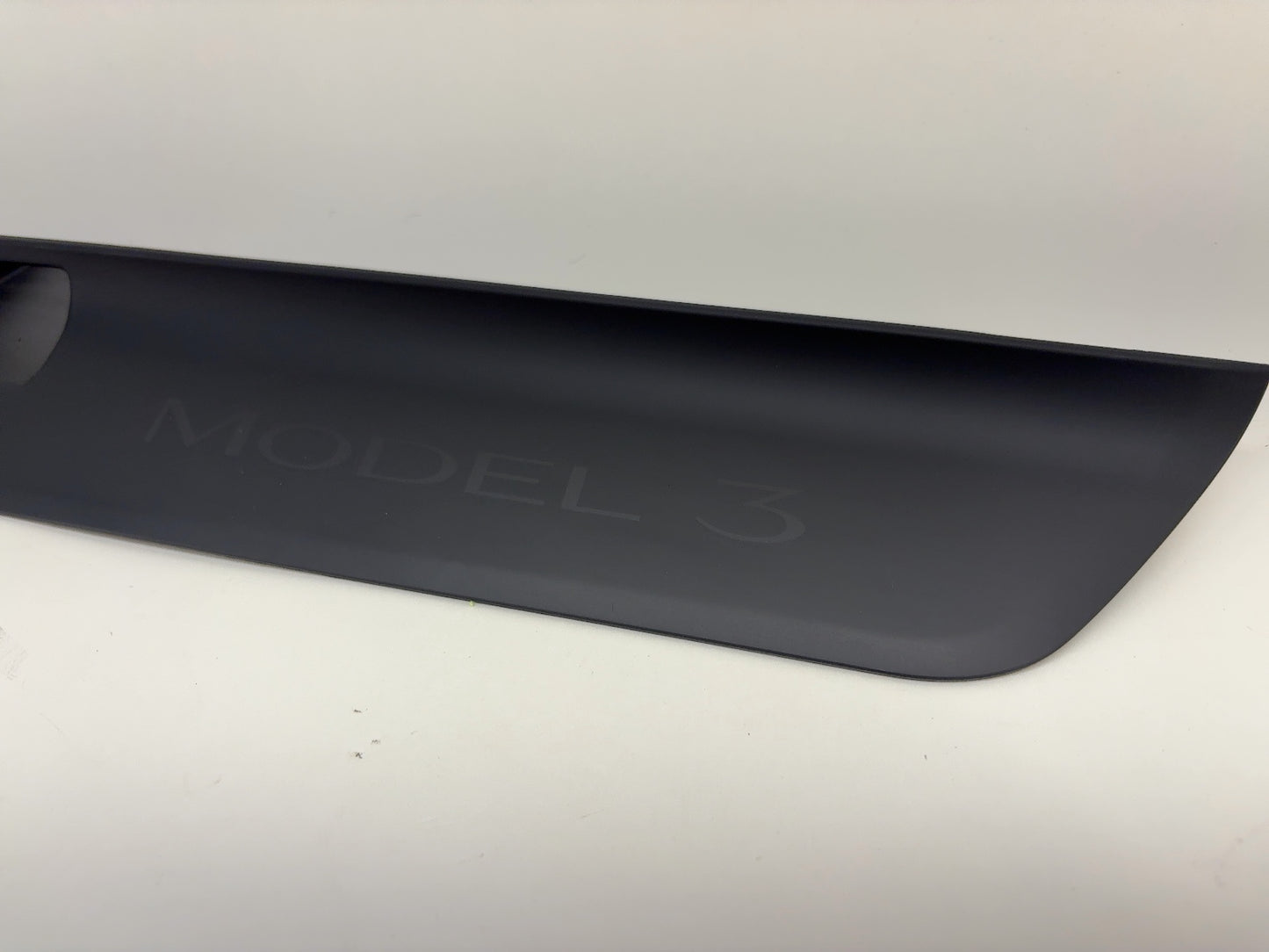 2025 Tesla Model 3 Highland Front Sill Plate Right 1917242-00-A