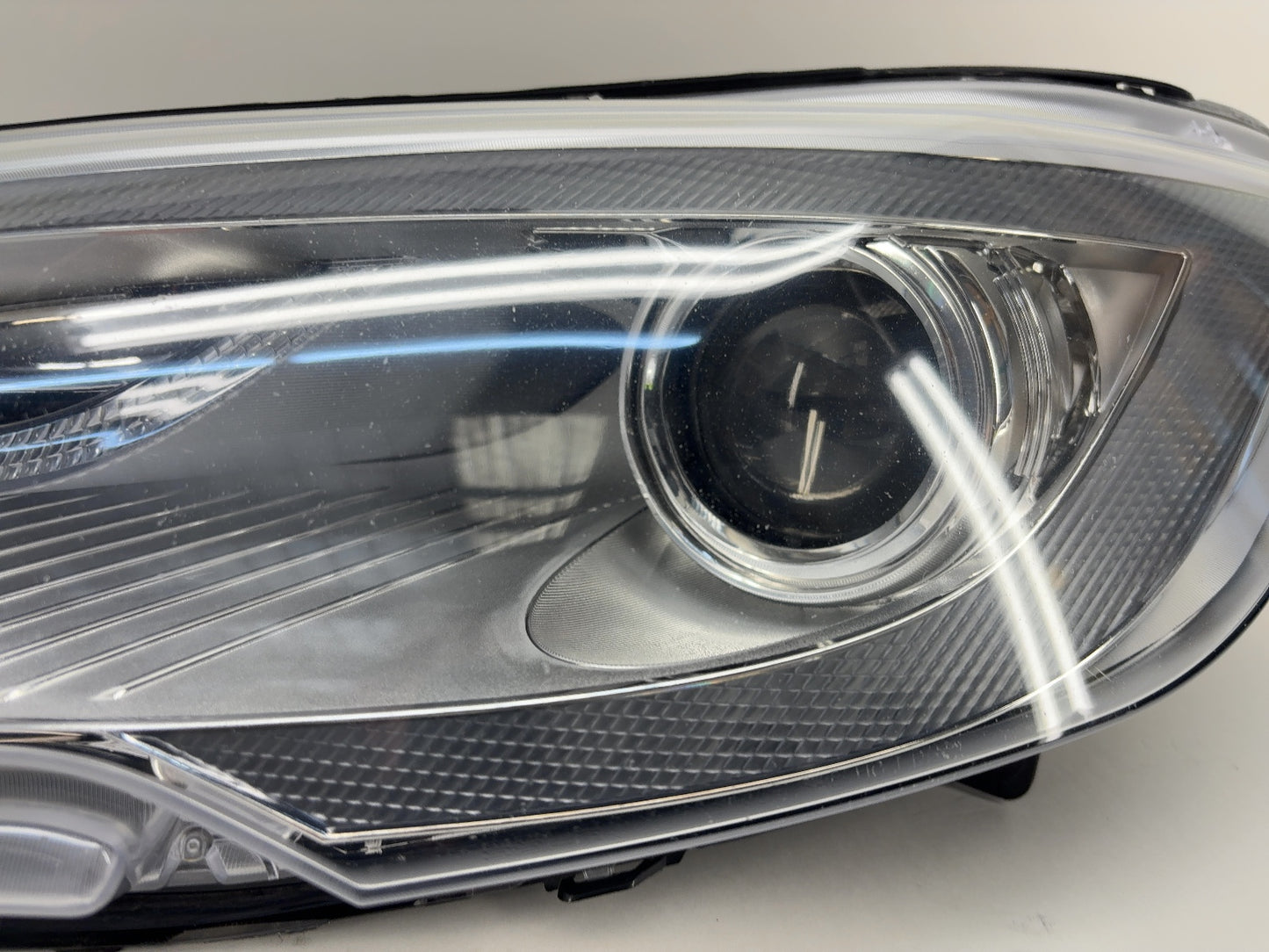 2015 Tesla Model S Left Headlamp 6005906-00-D