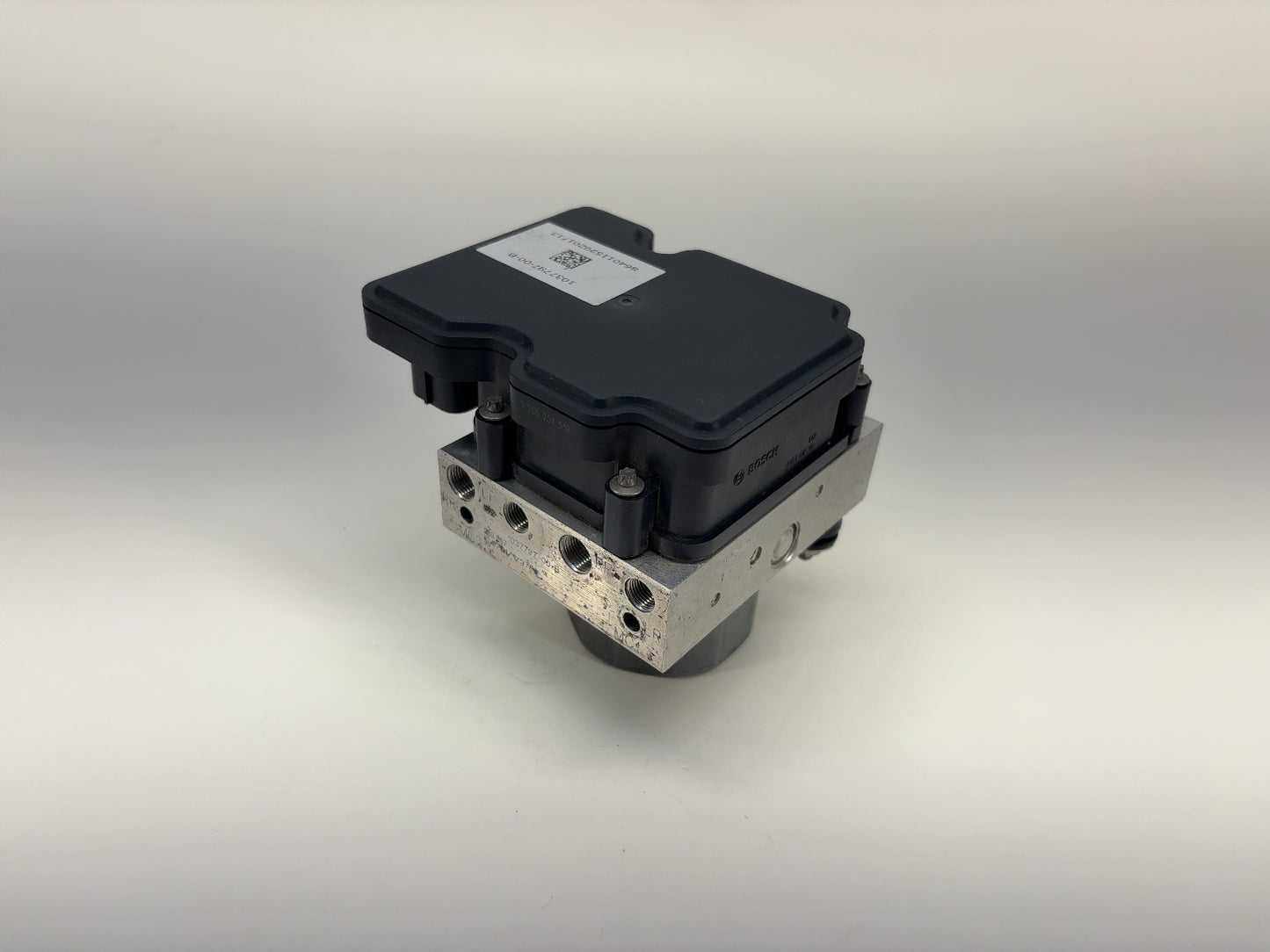 2015 Tesla Model S ABS Pump 1037797-00-B