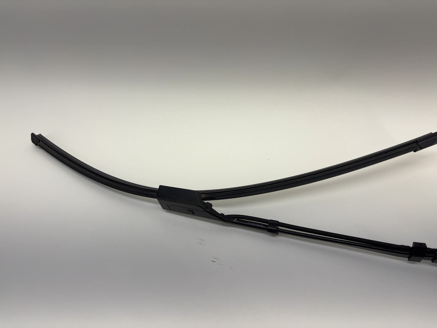 2026 Tesla Model Y Juniper Arm And Blade Driver 1963548-00-B