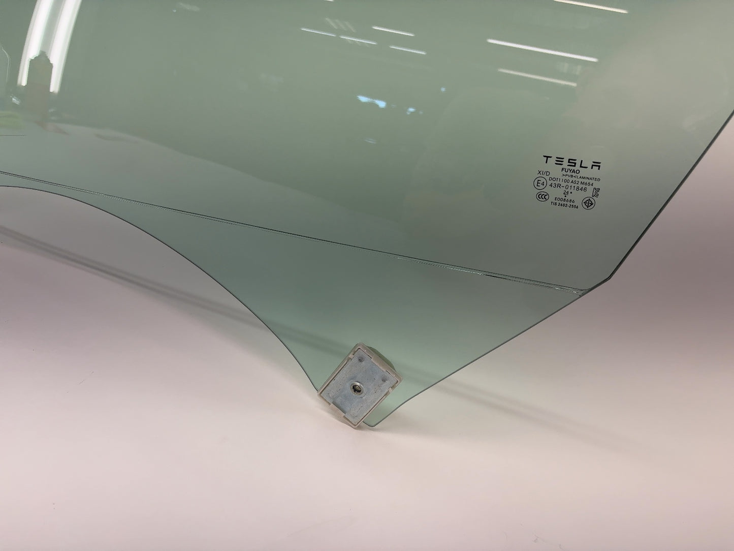 2024-2025 Tesla Model 3 Highland Front Left Door Glass Laminated 1768719-00-D