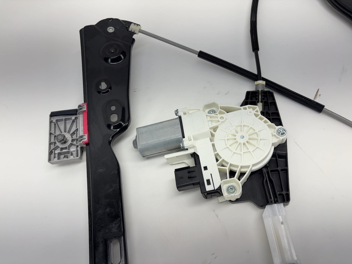 2026 Tesla Model Y Juniper Front Right Door Window Regulator 1987313-02-A