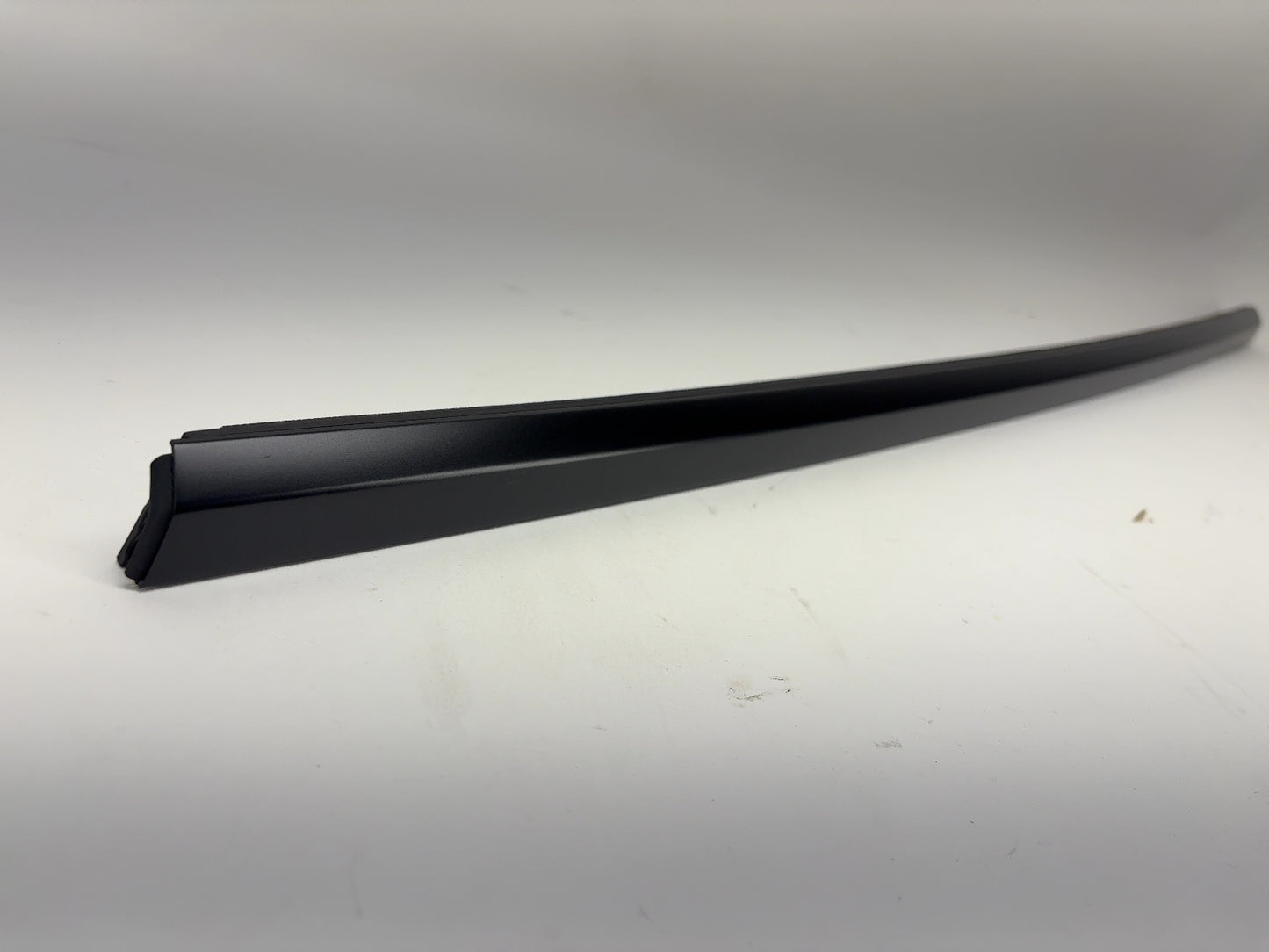 2026 Tesla Model Y Juniper Front Left Door Belt Molding 2022803-21-A