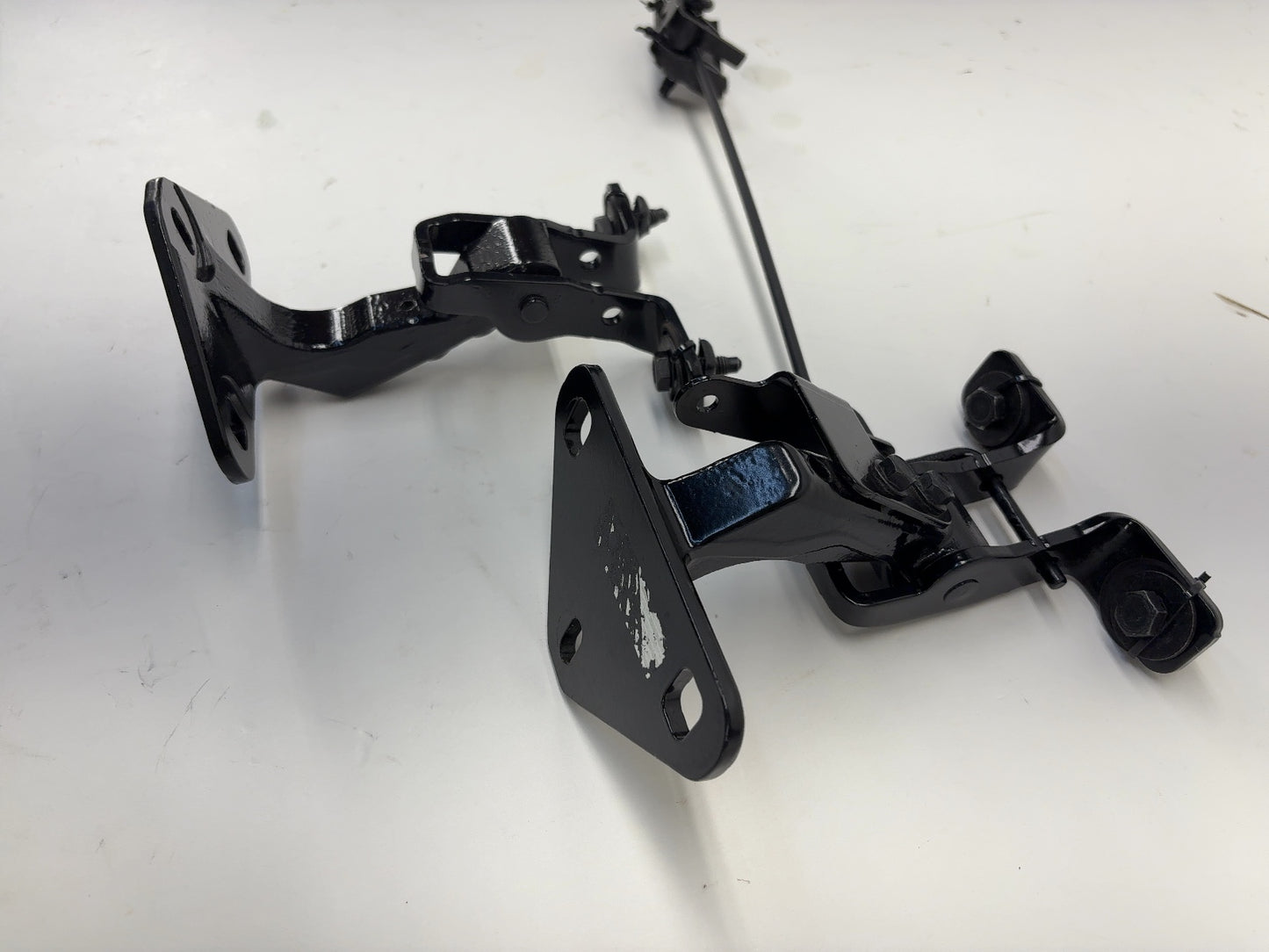 2024 Rivian R1S Lower Liftgate Hinges PT00003663-J