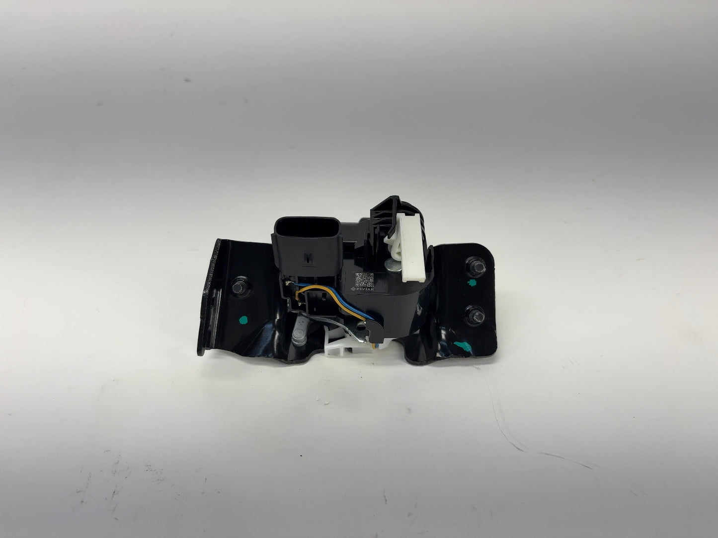 2024 Rivian R1S Rear Lower Liftgate Latch PT00003662-J