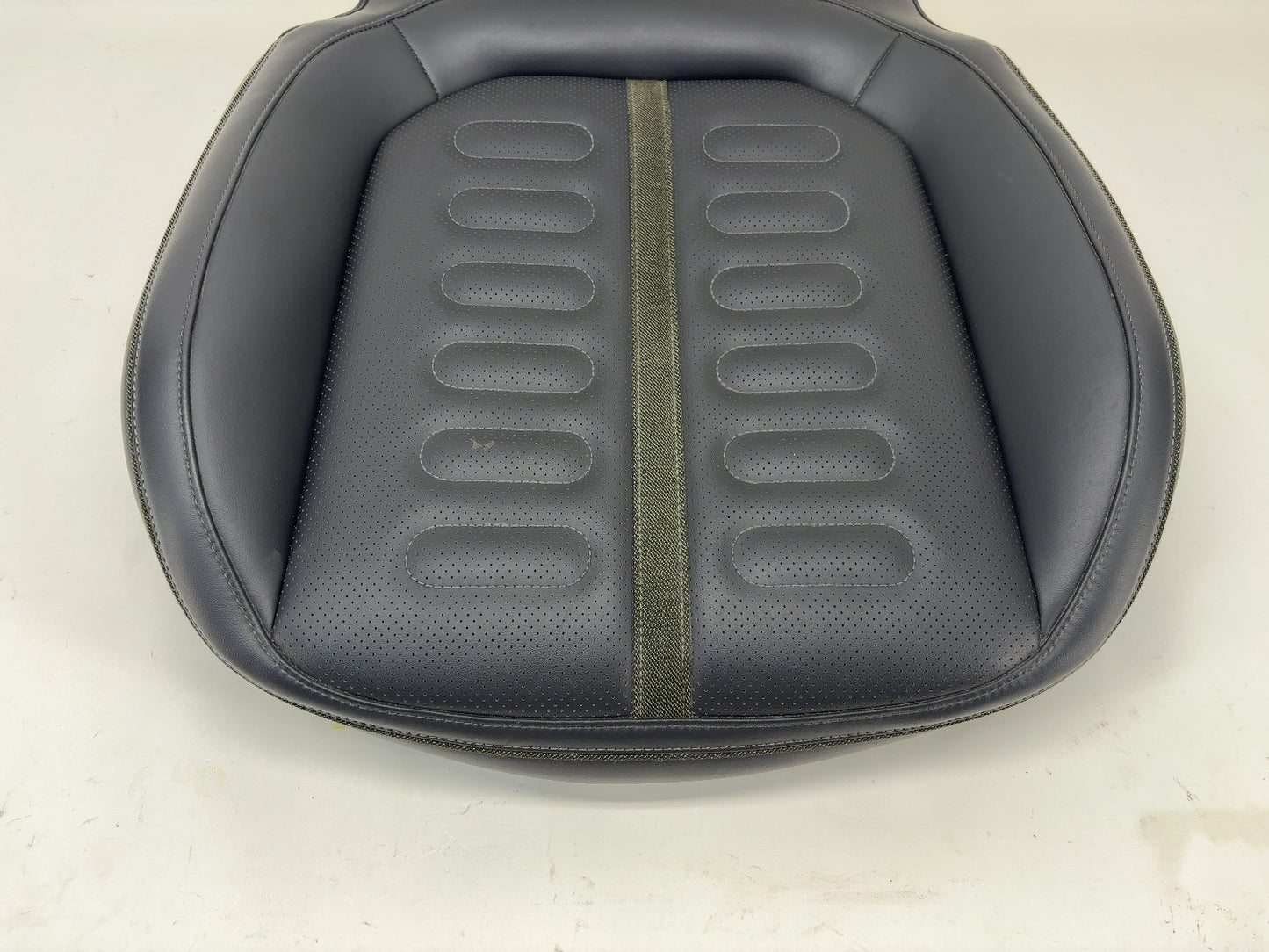 2024 Rivian R1S Front Right Lower Cushion PT00779756-C