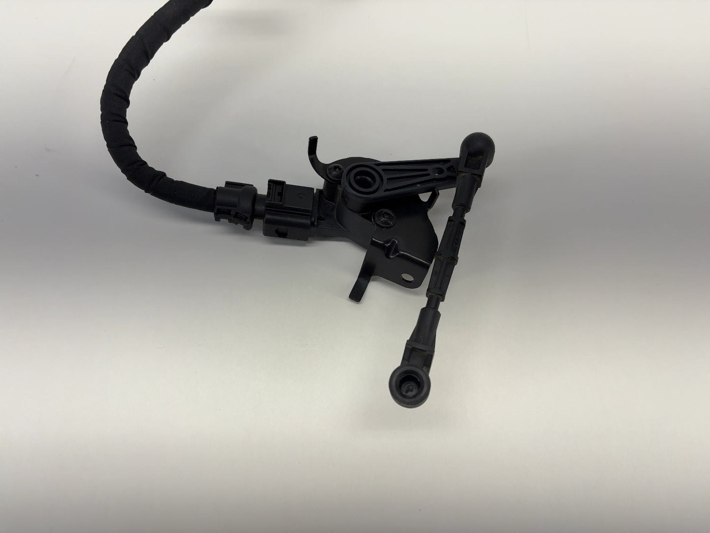 2023 Rivian R1T Rear Left Suspension Height Level Sensor PT00058866-L