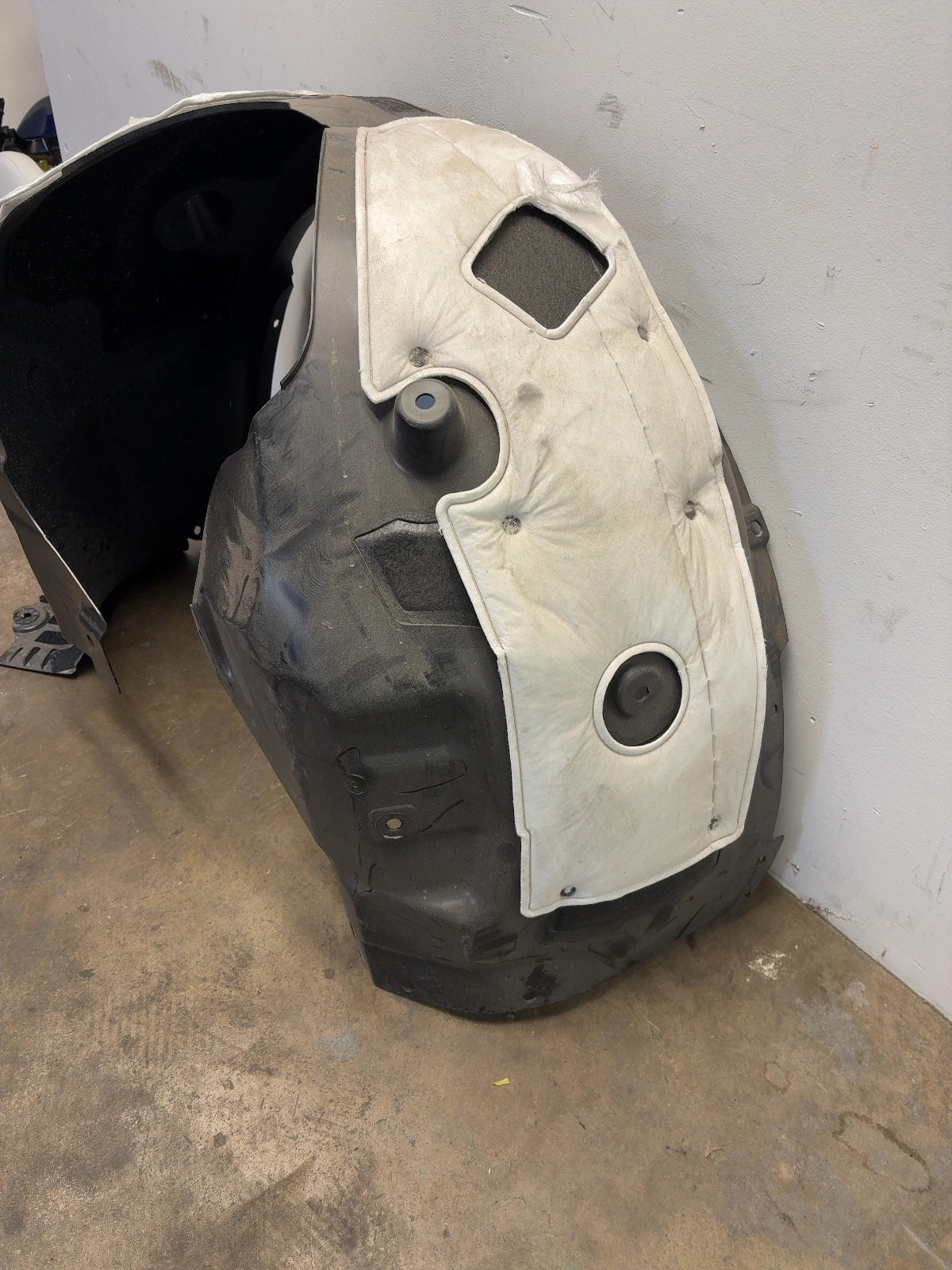 2024-2025 Tesla Model 3 Highland Front Left Wheel Arch Liner 1694553-00-E