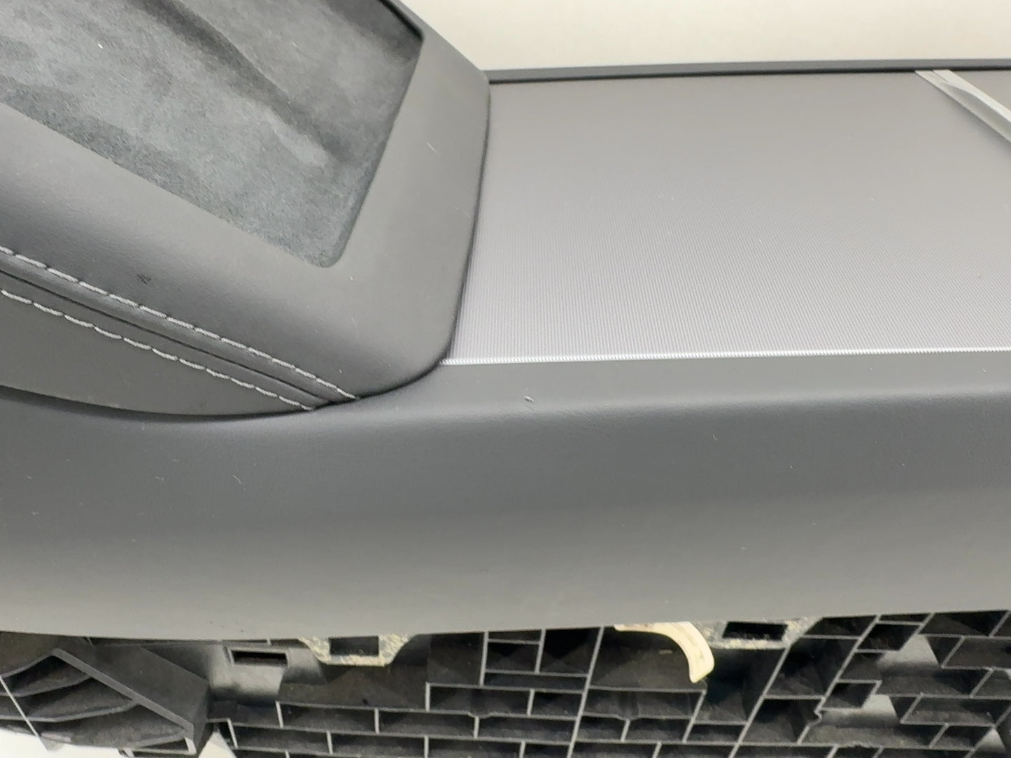 2024 Tesla Model 3 Highland Center Console 1714377-22-L