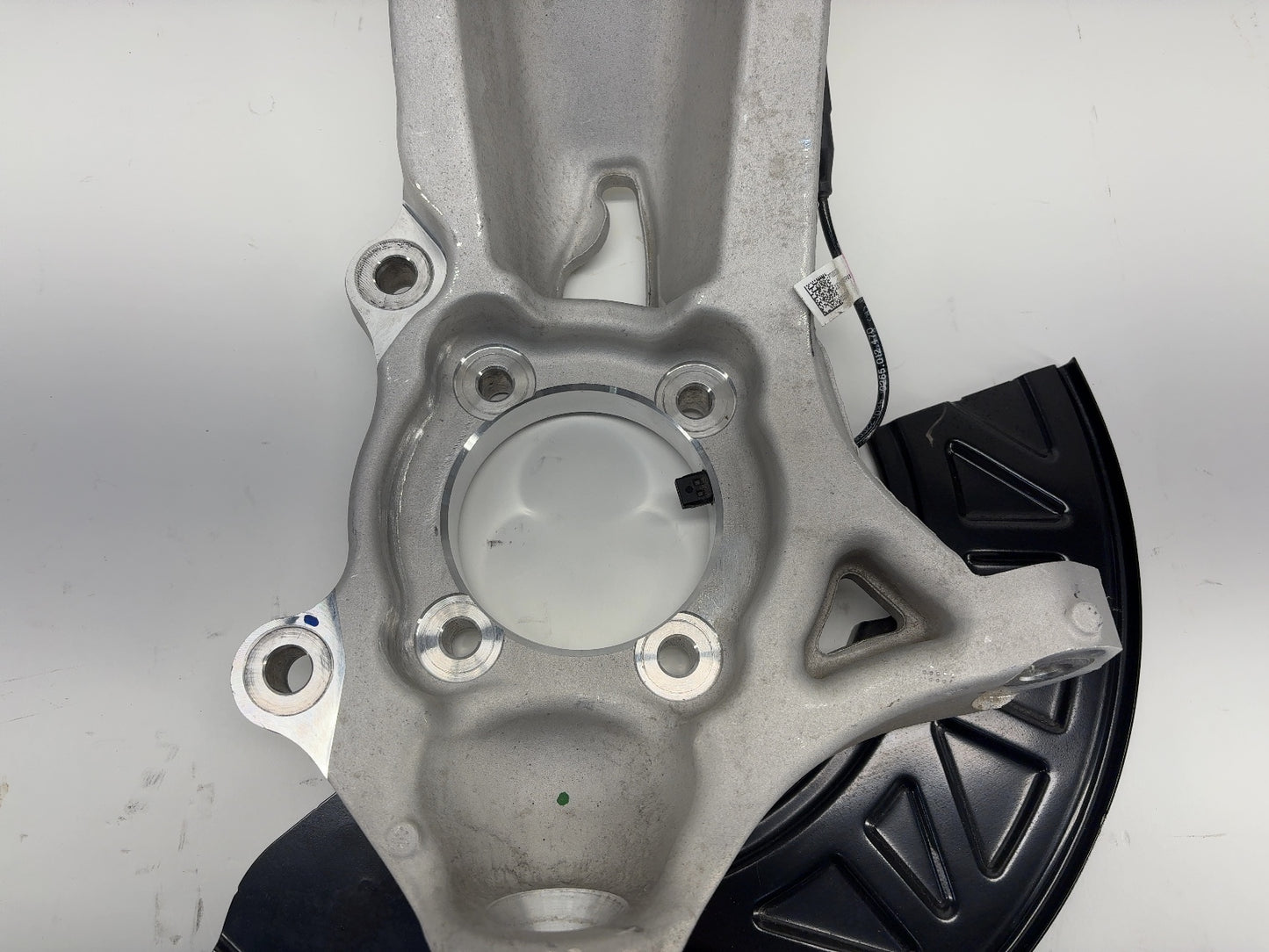 2024 Rivian R1S R1T Front Left Knuckle With Shield PT00415632-D