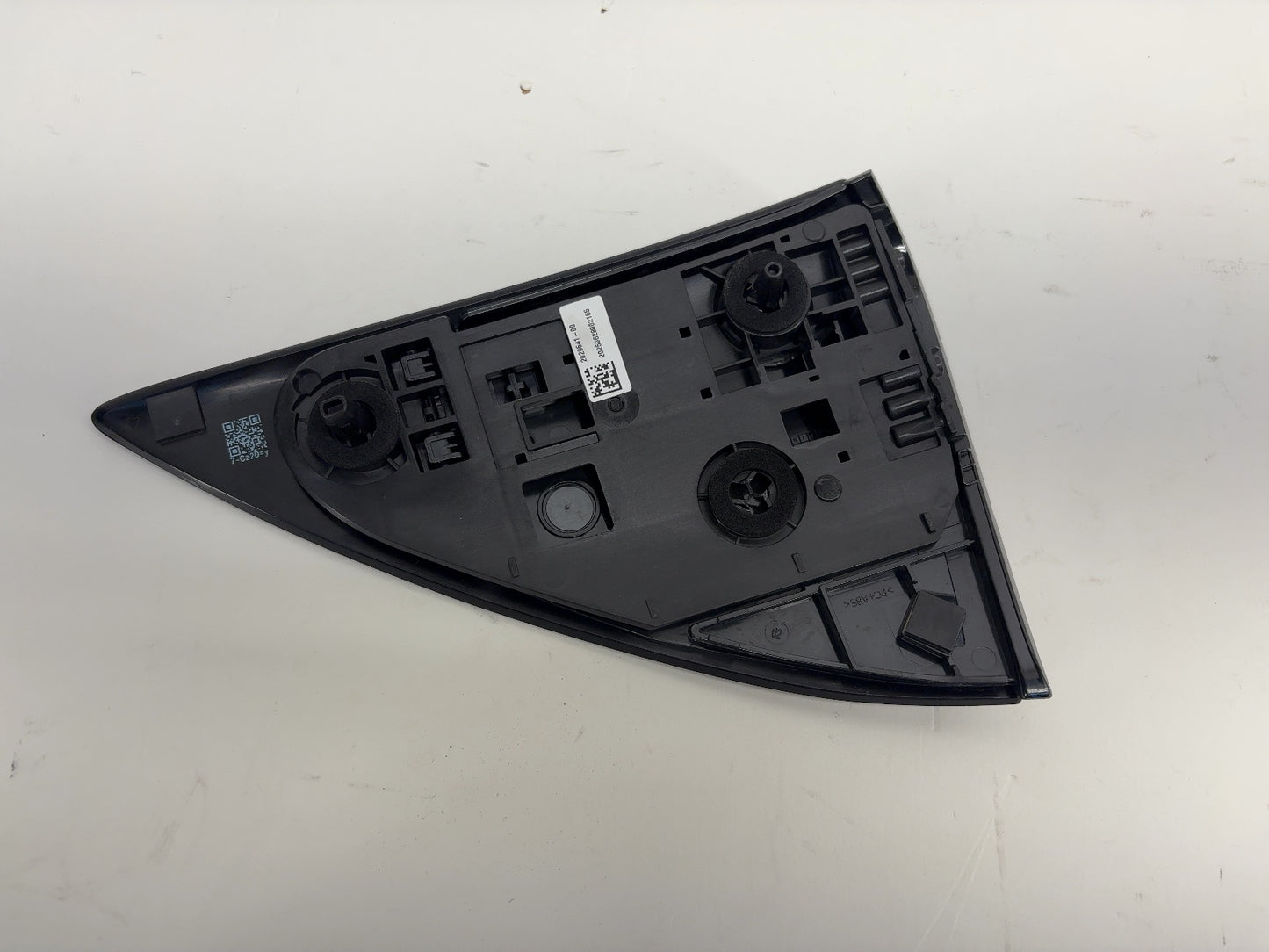 2026 Tesla Model Y Juniper Right Quarter Reflector 2029541-00-A