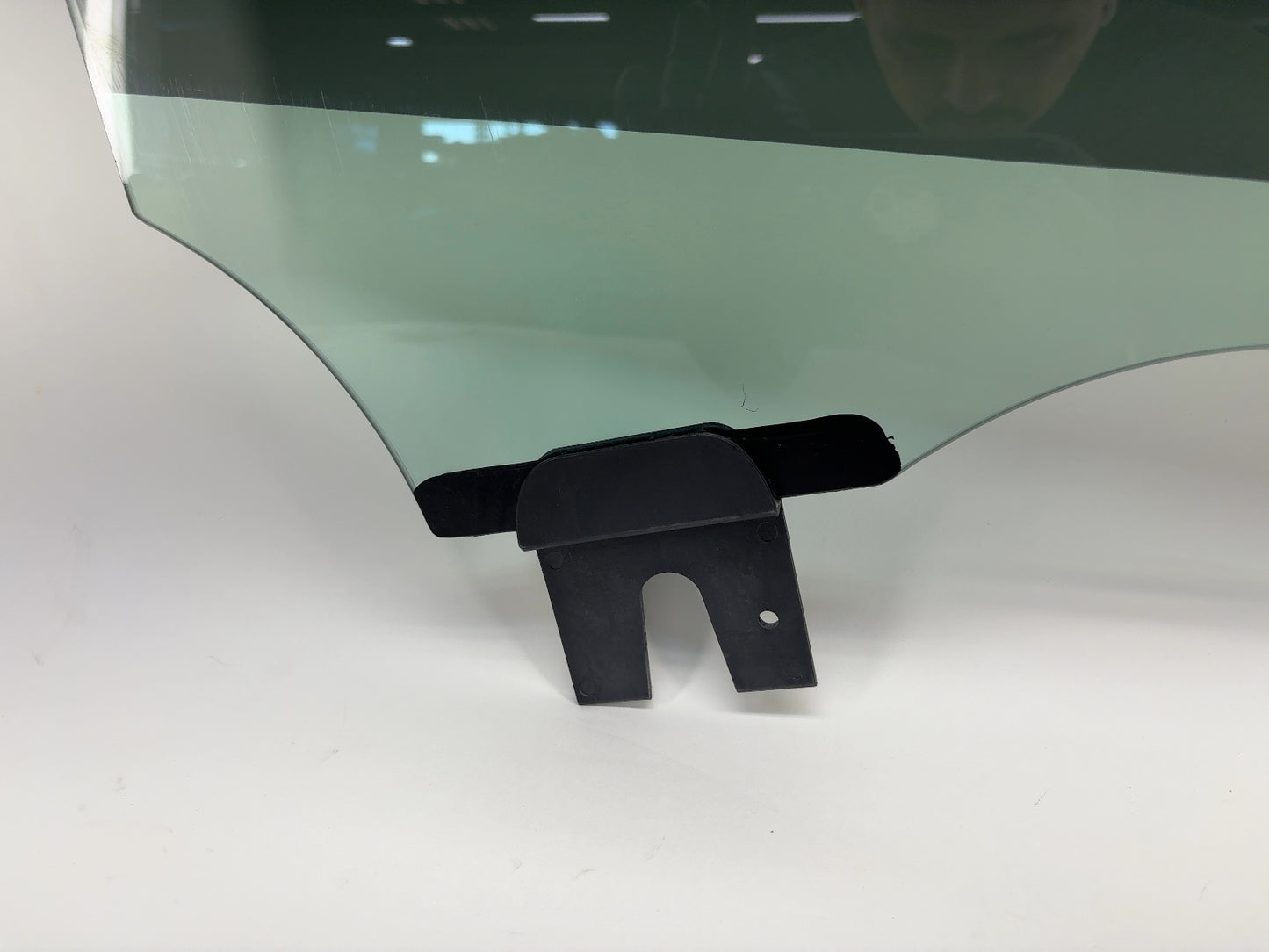 2018-2020 Tesla Model X Front Right Door Glass 1028823-00-J