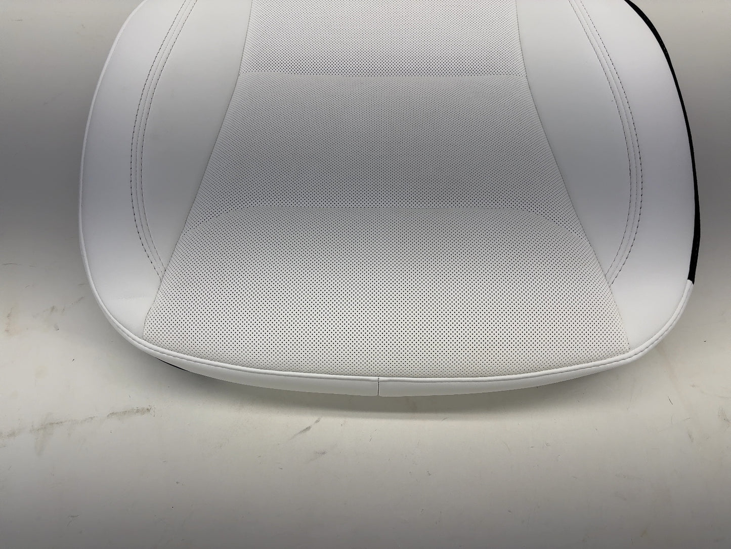 2026 Tesla Model Y Juniper Front Right Lower Cushion White 2048709-02-C