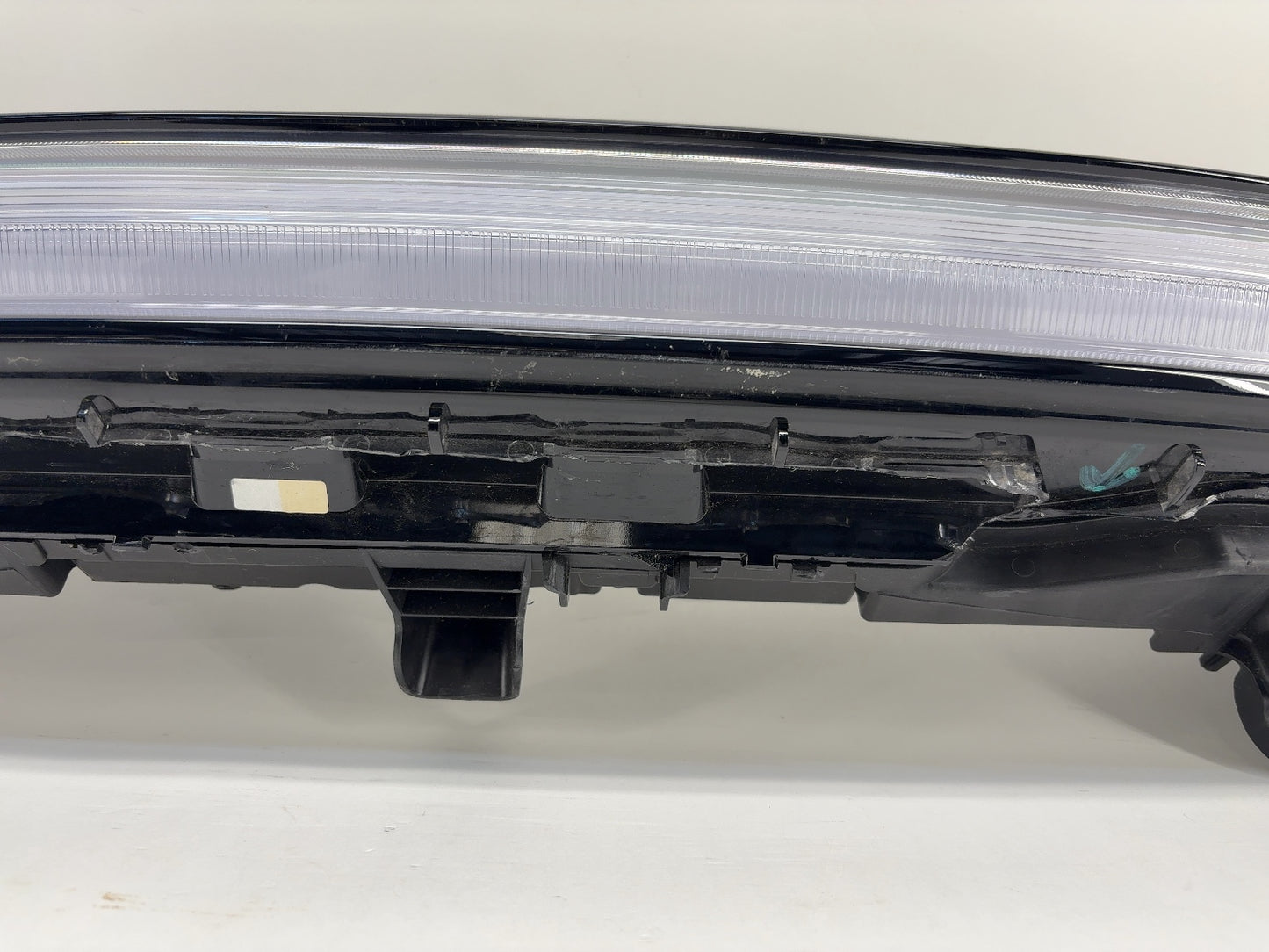 2025 Rivian R1S R1T Center Headlamp PT00252562-D