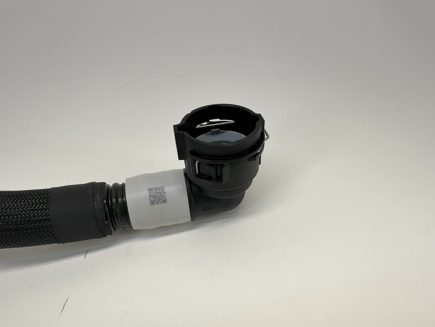 2025 Tesla Model 3 Highland Rear Drive Unit Inverter Inlet Hose 1077594-00-F