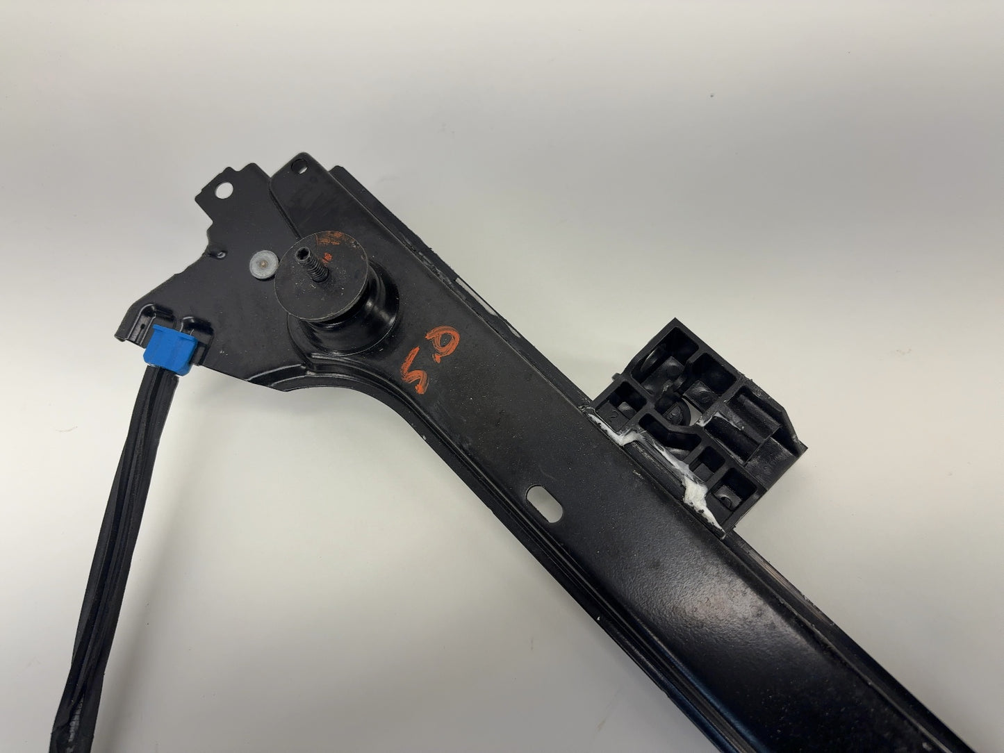 2018 Tesla Model X Window Regulator Front Left 1028818-61-E
