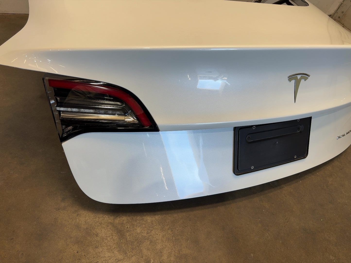 2021-2023 Tesla Model 3 Trunk Lid Assembly 1601460-E0-A